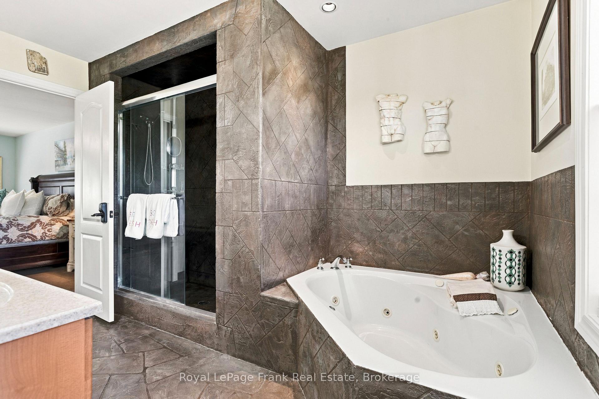 Photo 36 of 7 Verna Drive, Kawartha Lakes, Little Britain — HOMEH