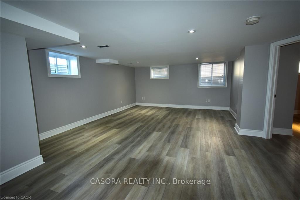 Photo 3 of Unit 2, 2176 Queensway Drive, Burlington, Freeman — HOMEH
