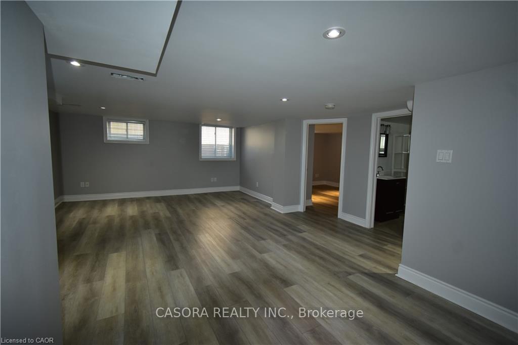 Photo 4 of Unit 2, 2176 Queensway Drive, Burlington, Freeman — HOMEH
