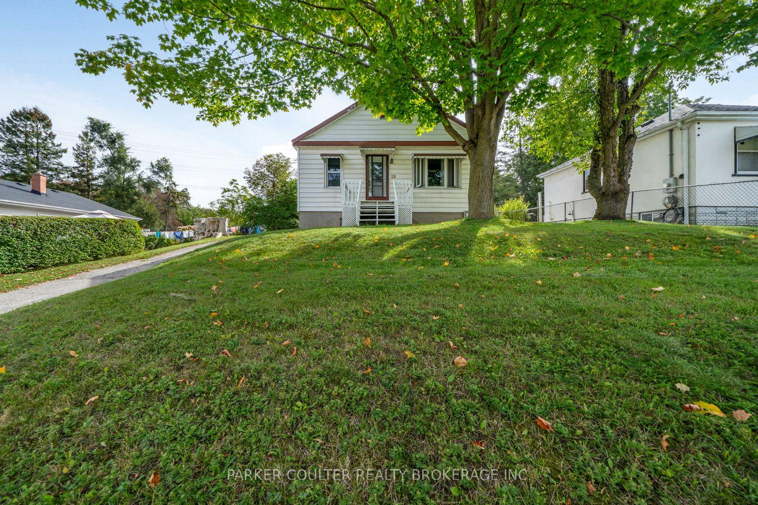 Photo 2 of 19 Adelaide Street, Barrie, Allandale — HOMEH
