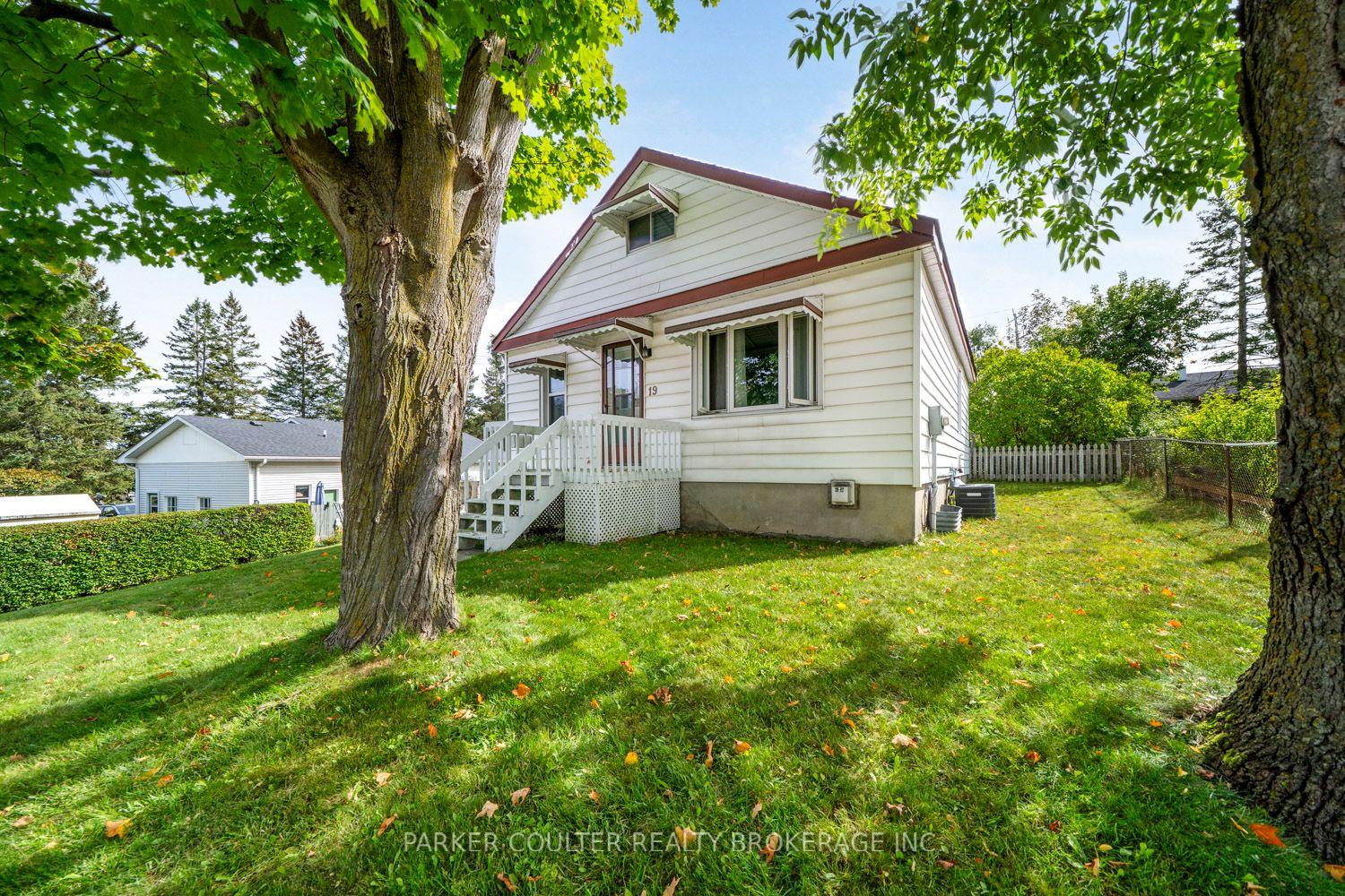 Photo 3 of 19 Adelaide Street, Barrie, Allandale — HOMEH