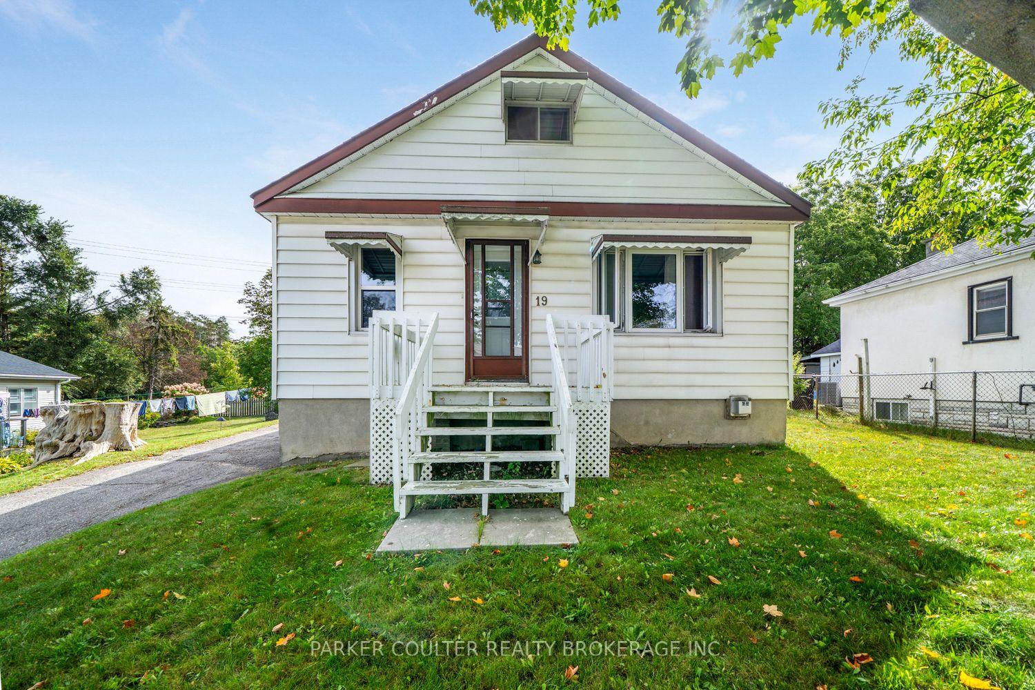 Photo 4 of 19 Adelaide Street, Barrie, Allandale — HOMEH