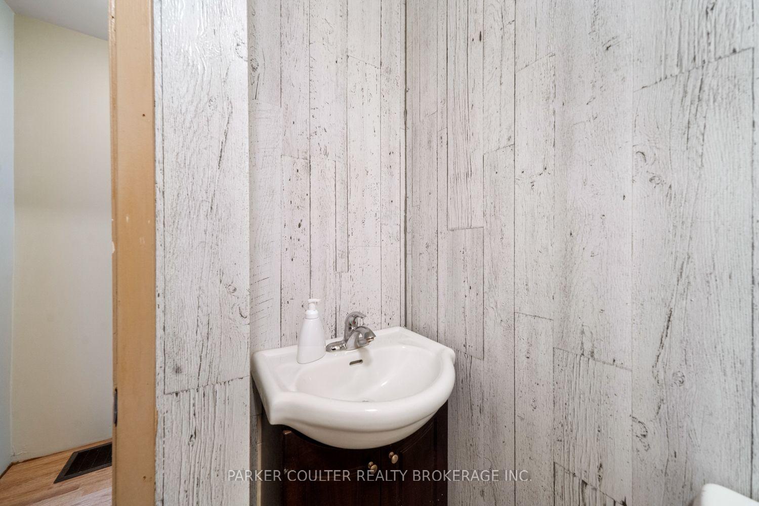Photo 14 of 19 Adelaide Street, Barrie, Allandale — HOMEH