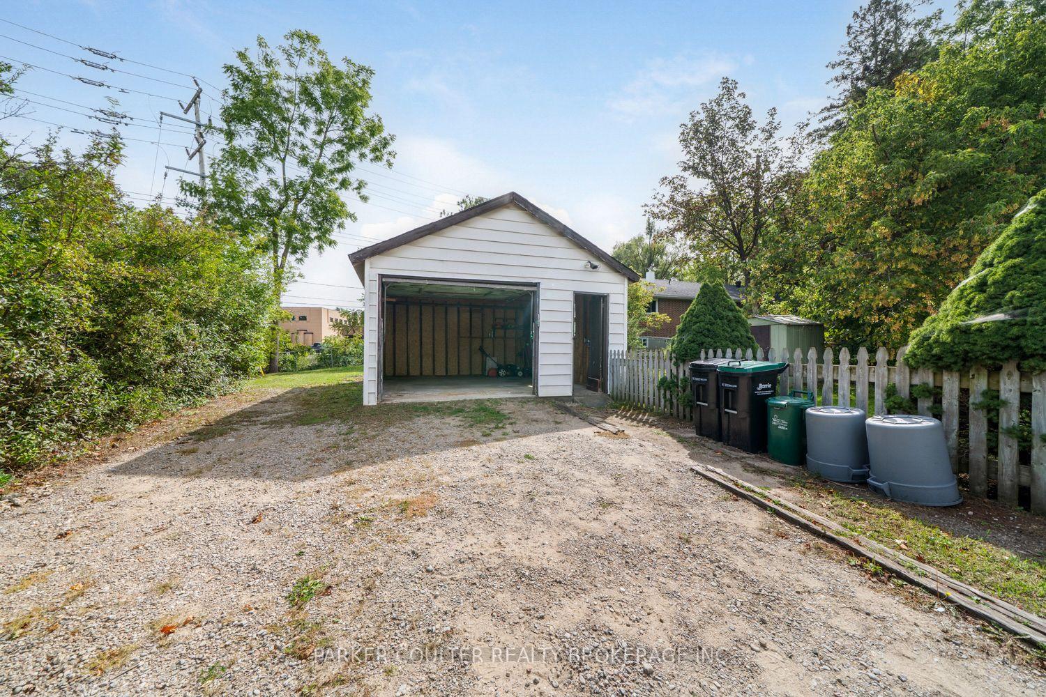 Photo 34 of 19 Adelaide Street, Barrie, Allandale — HOMEH