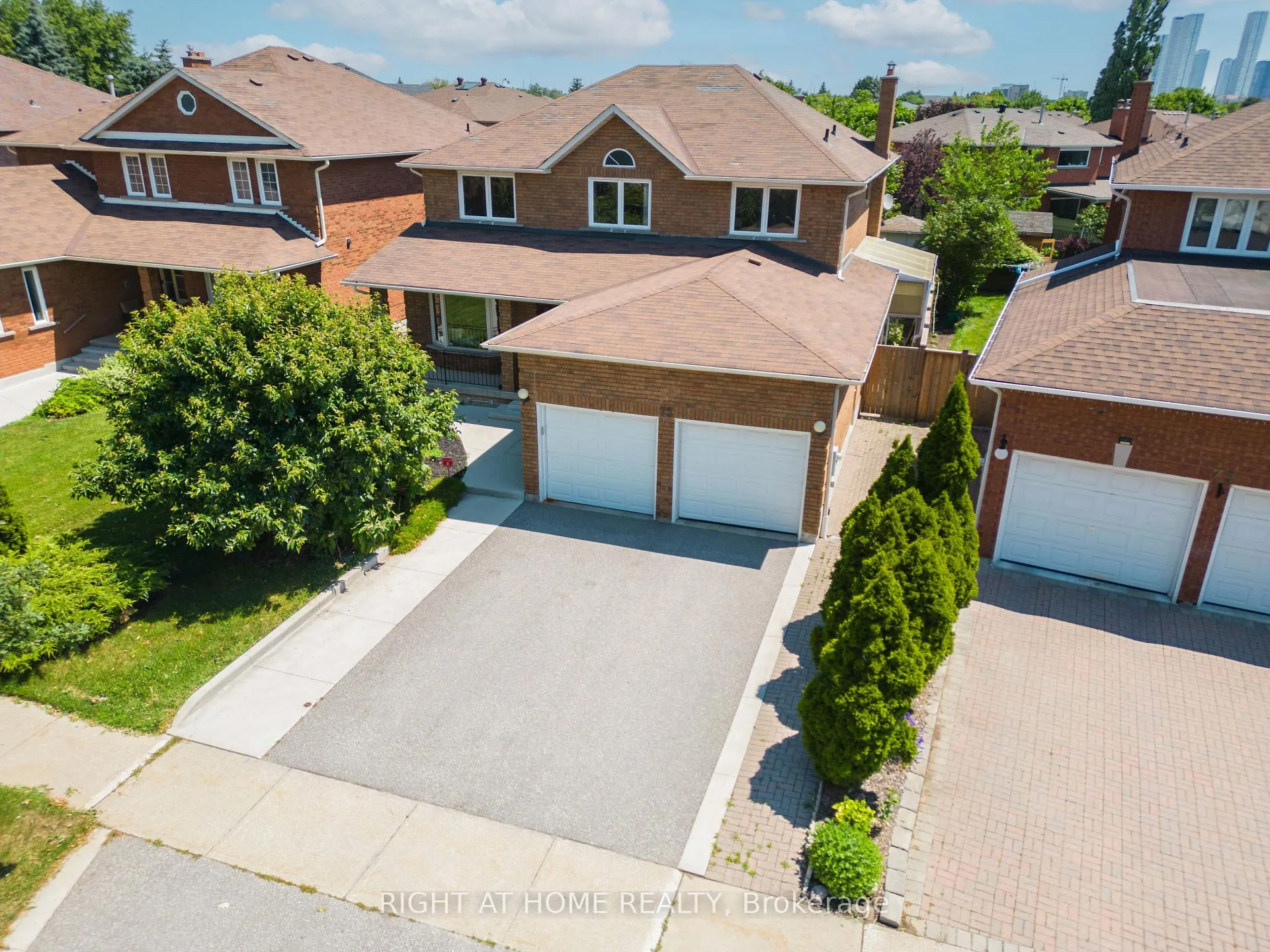Photo 1 of 75 Father Ermanno Crescent, Vaughan, East Woodbridge — HOMEH