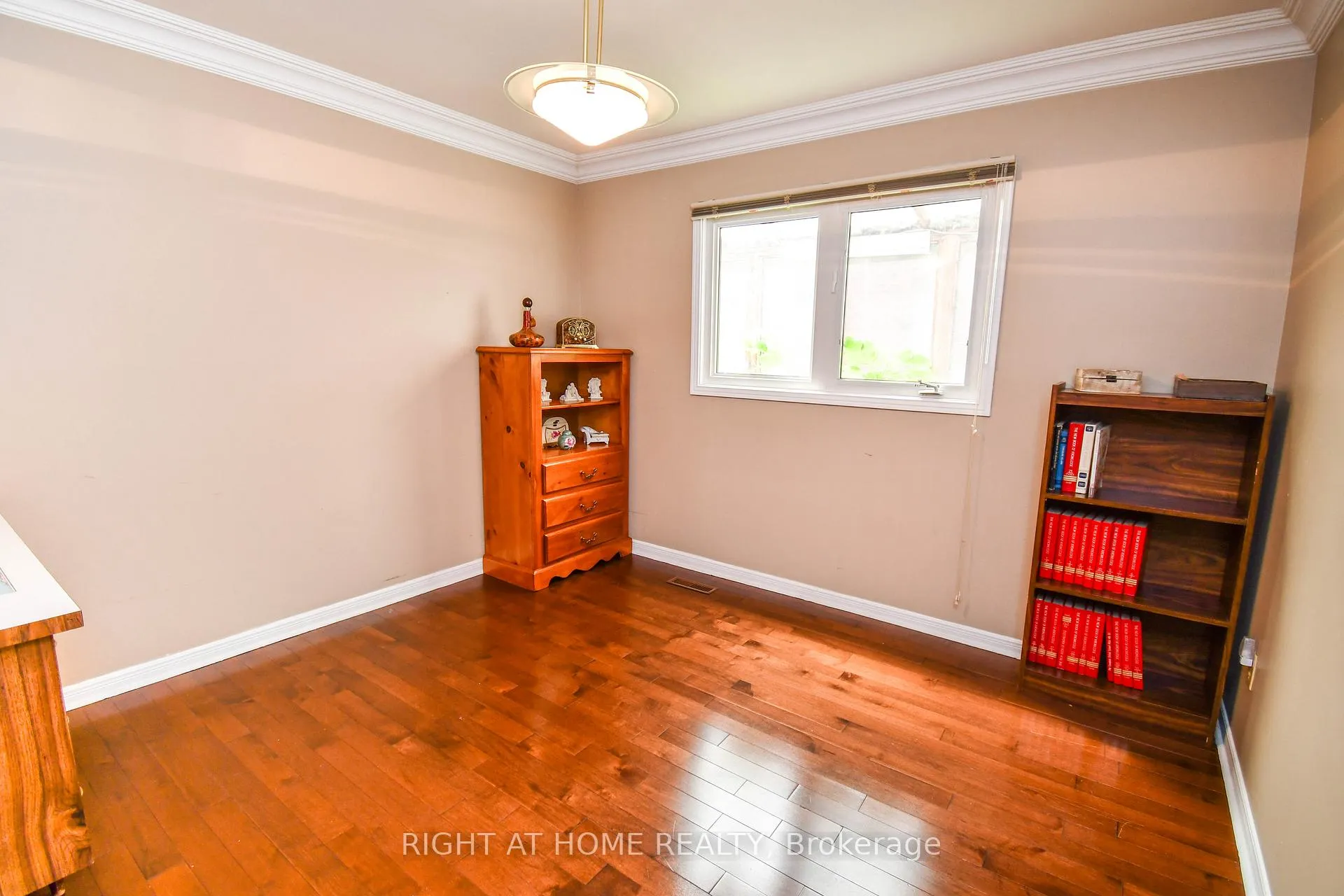Photo 11 of 75 Father Ermanno Crescent, Vaughan, East Woodbridge — HOMEH