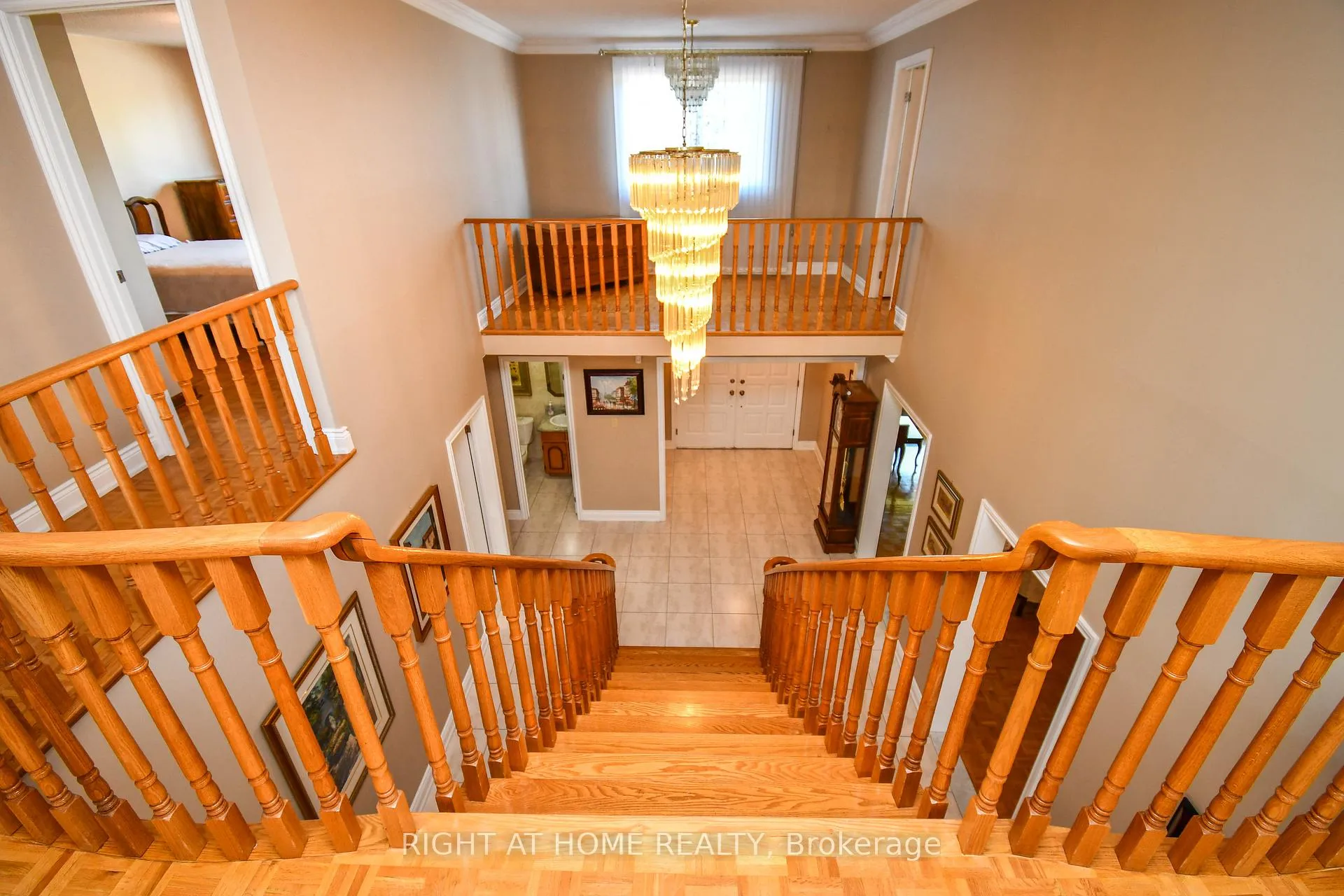 Photo 13 of 75 Father Ermanno Crescent, Vaughan, East Woodbridge — HOMEH