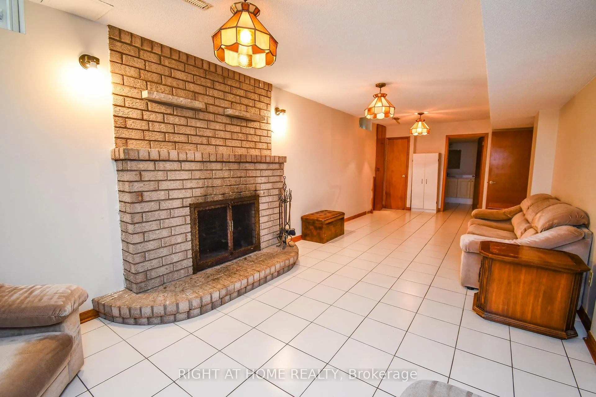 Photo 19 of 75 Father Ermanno Crescent, Vaughan, East Woodbridge — HOMEH