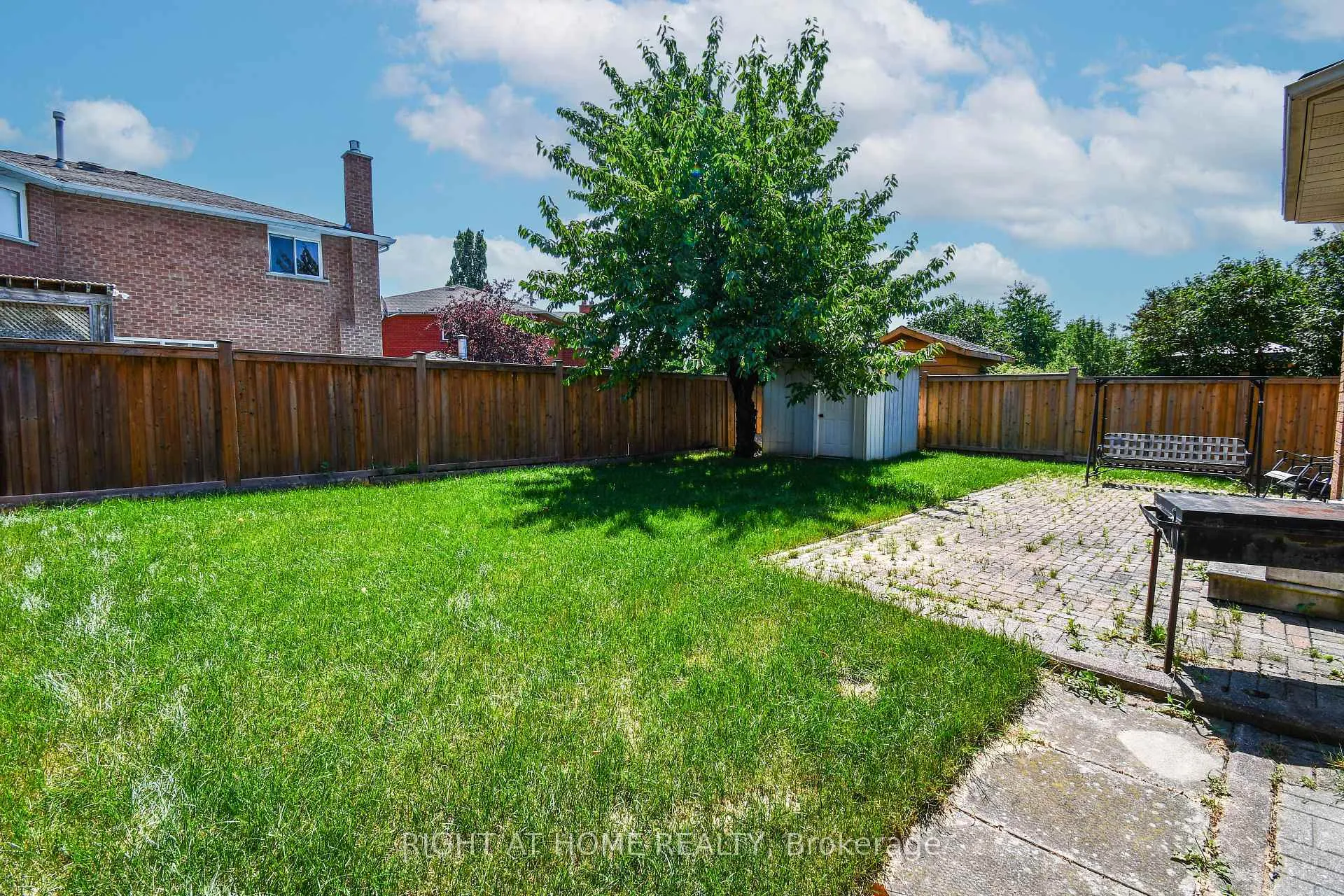 Photo 23 of 75 Father Ermanno Crescent, Vaughan, East Woodbridge — HOMEH