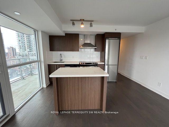 Photo 5 of Unit 902, 58 Orchard View Boulevard, Toronto, Yonge-Eglinton — HOMEH