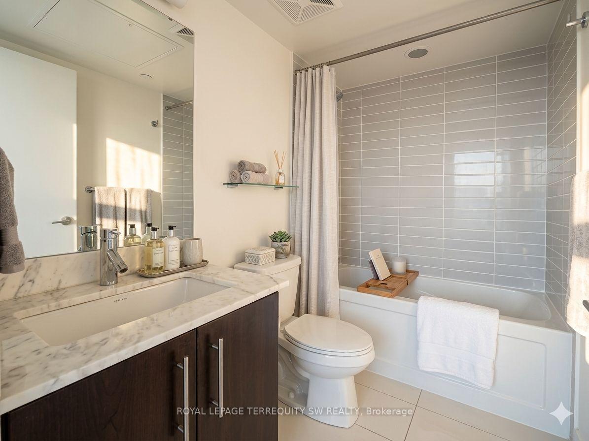Photo 18 of Unit 902, 58 Orchard View Boulevard, Toronto, Yonge-Eglinton — HOMEH