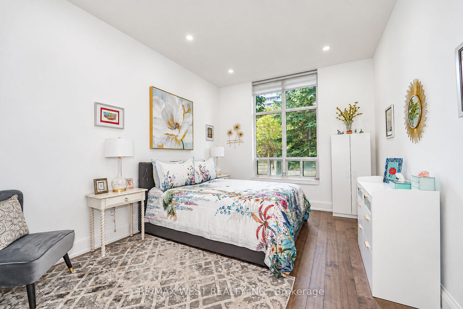 Photo 7 of Unit 105, 1 Emerald Lane, Vaughan, Crestwood-Springfarm-Yorkhill — HOMEH