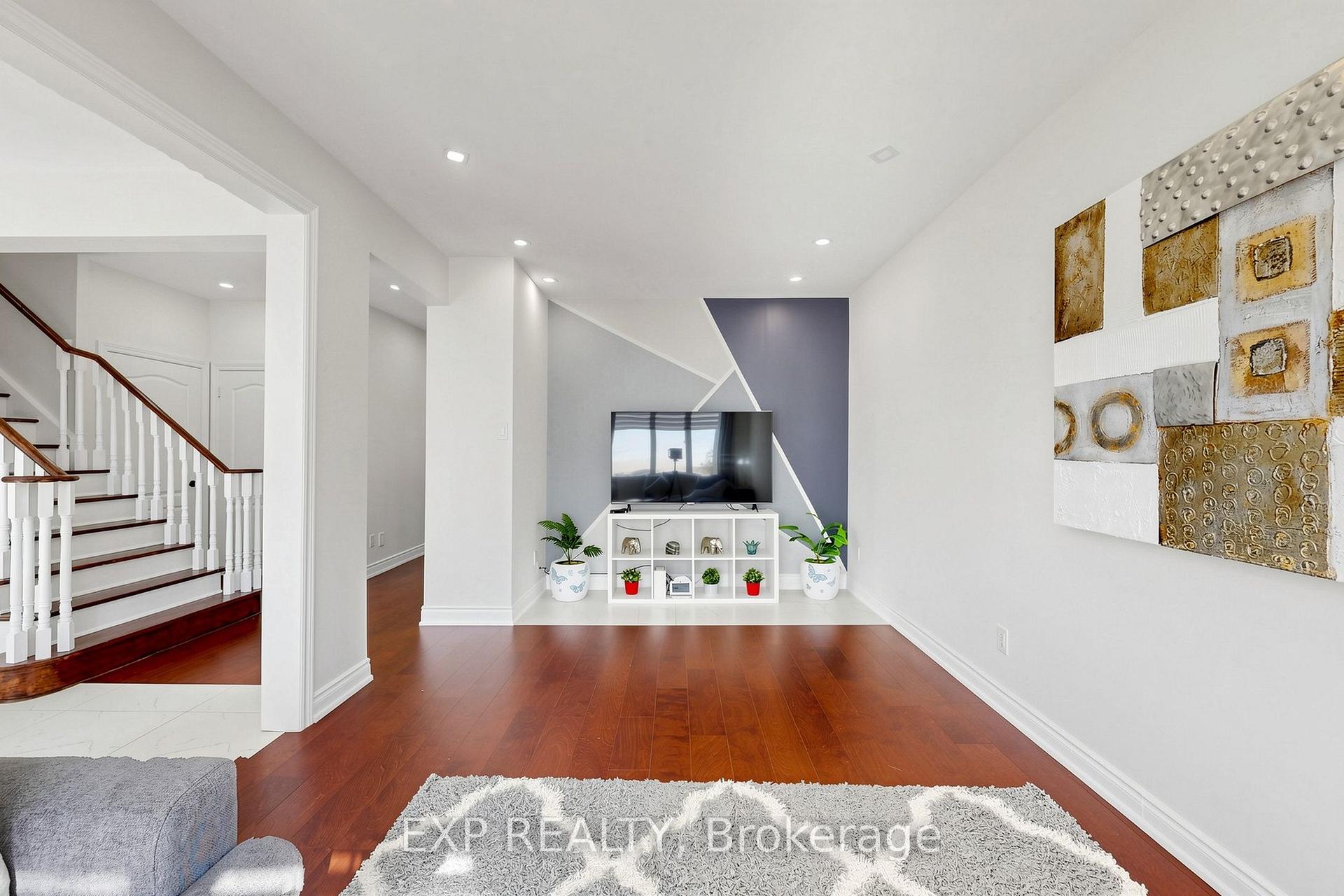 Photo 8 of 99 Saffron Street, Markham, Greensborough — HOMEH