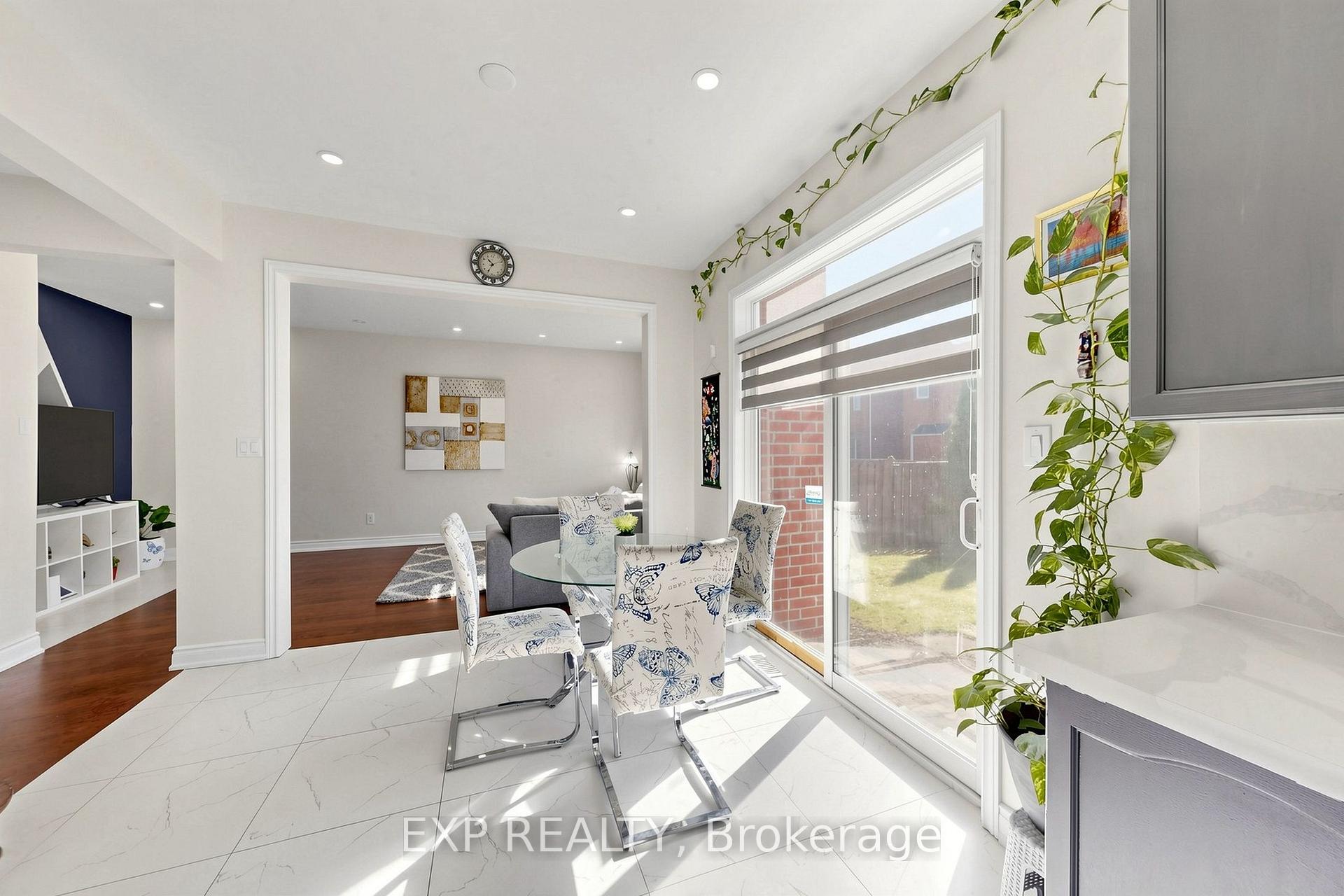Photo 12 of 99 Saffron Street, Markham, Greensborough — HOMEH