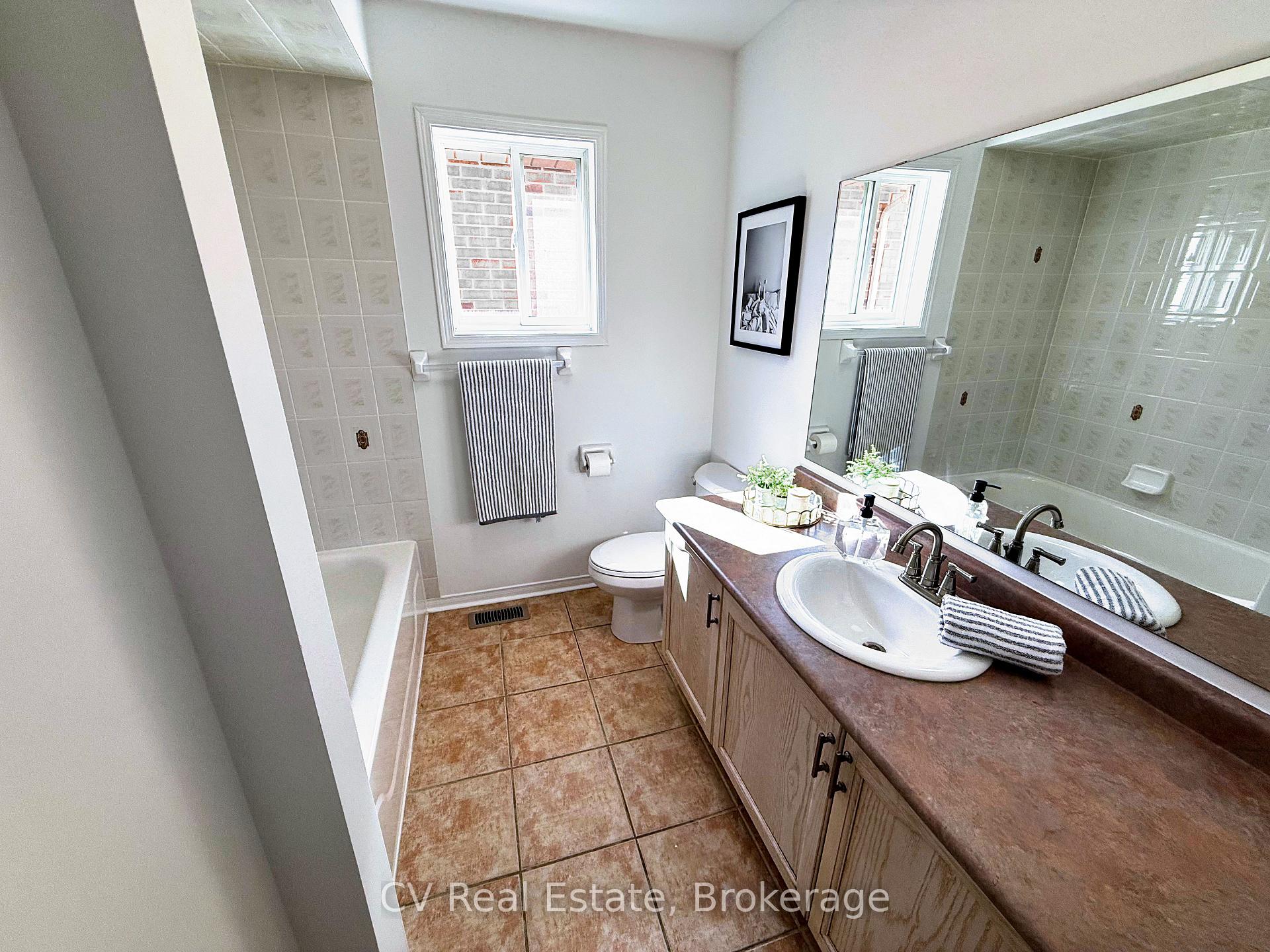 Photo 32 of 1338 Vincent Crescent, Innisfil, Alcona — HOMEH