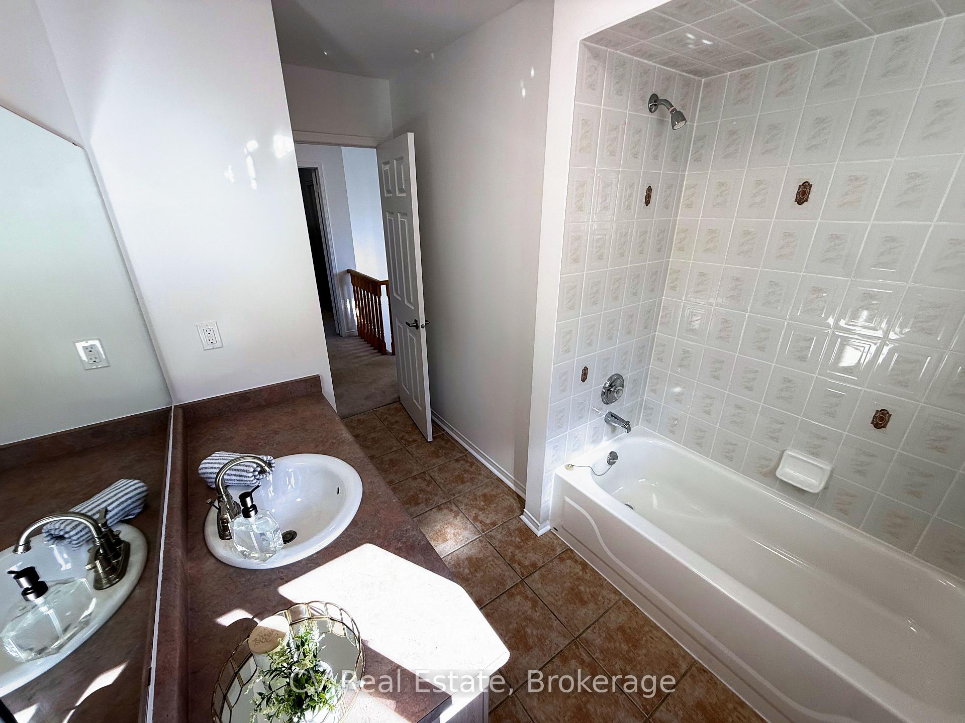 Photo 33 of 1338 Vincent Crescent, Innisfil, Alcona — HOMEH