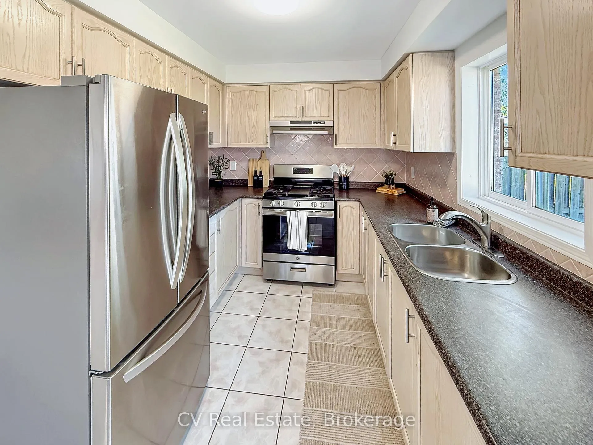 Photo 7 of 1338 Vincent Crescent, Innisfil, Alcona — HOMEH