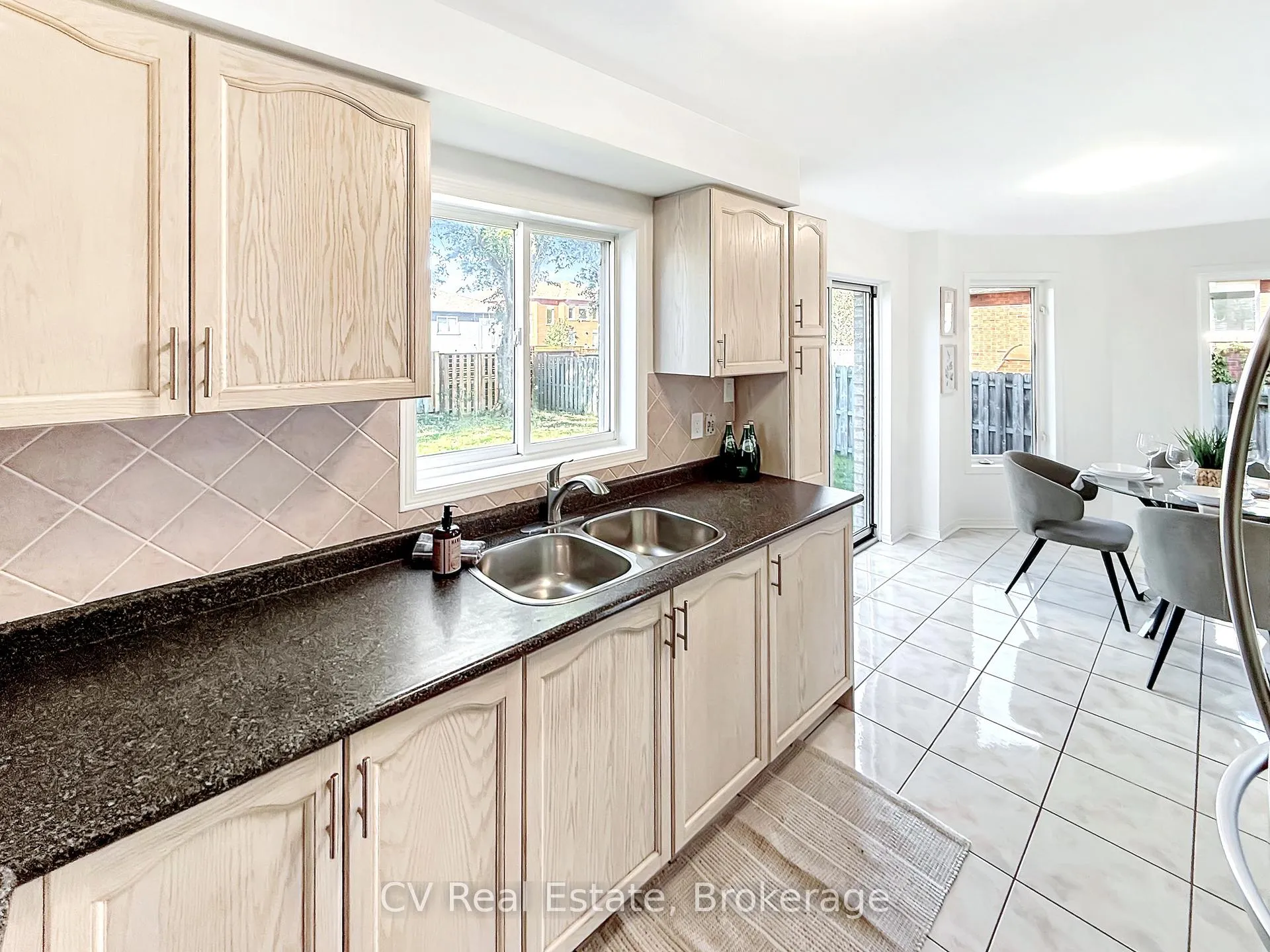Photo 9 of 1338 Vincent Crescent, Innisfil, Alcona — HOMEH