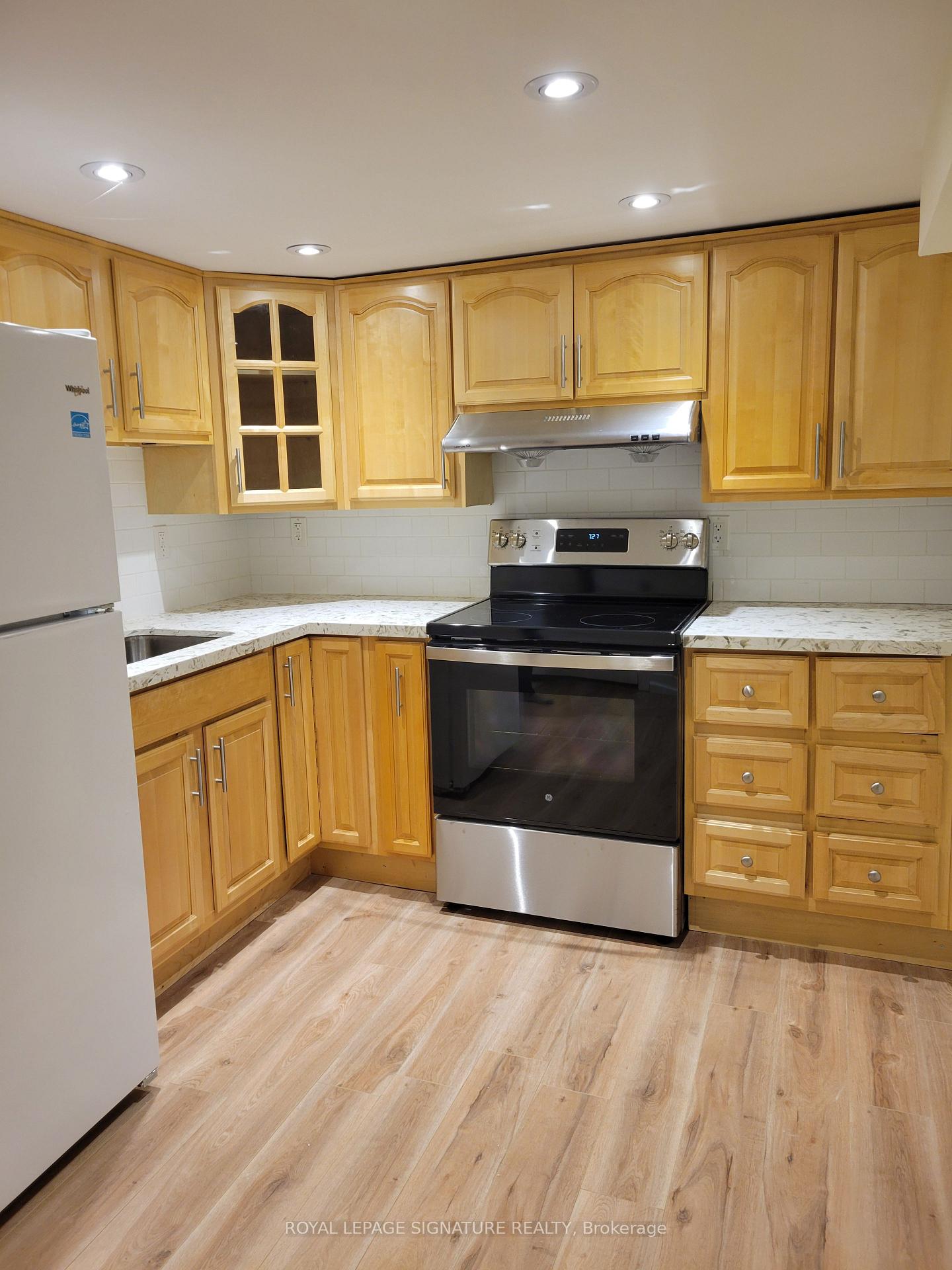 Photo 1 of Unit Lower, 42 Ambleside Crescent, Markham, Unionville — HOMEH