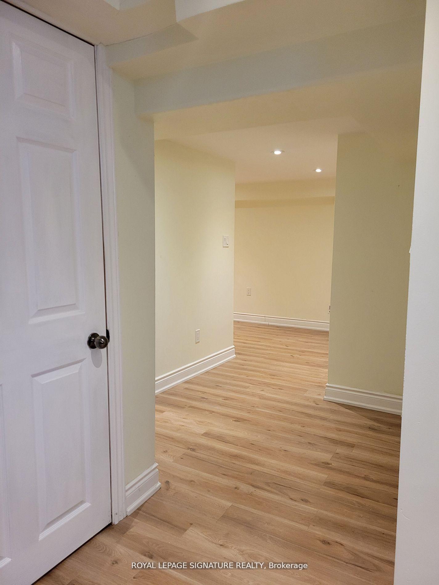 Photo 2 of Unit Lower, 42 Ambleside Crescent, Markham, Unionville — HOMEH
