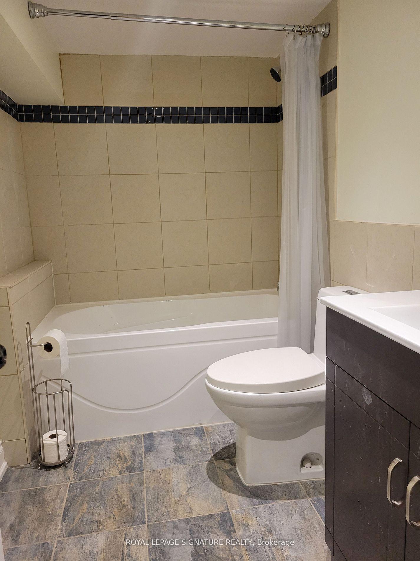Photo 4 of Unit Lower, 42 Ambleside Crescent, Markham, Unionville — HOMEH