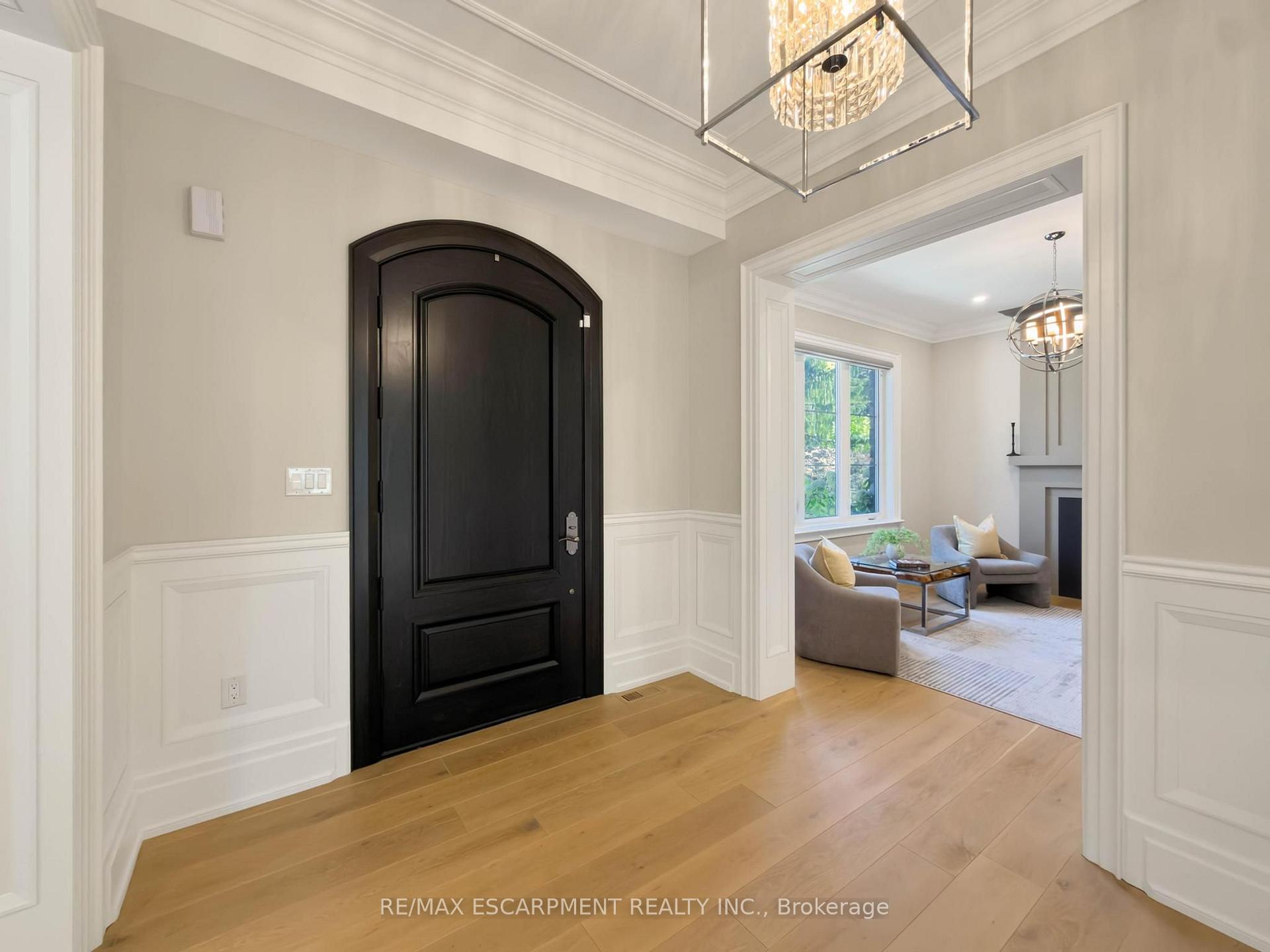 Photo 4 of 236 Poplar Drive, Burlington, Shoreacres — HOMEH
