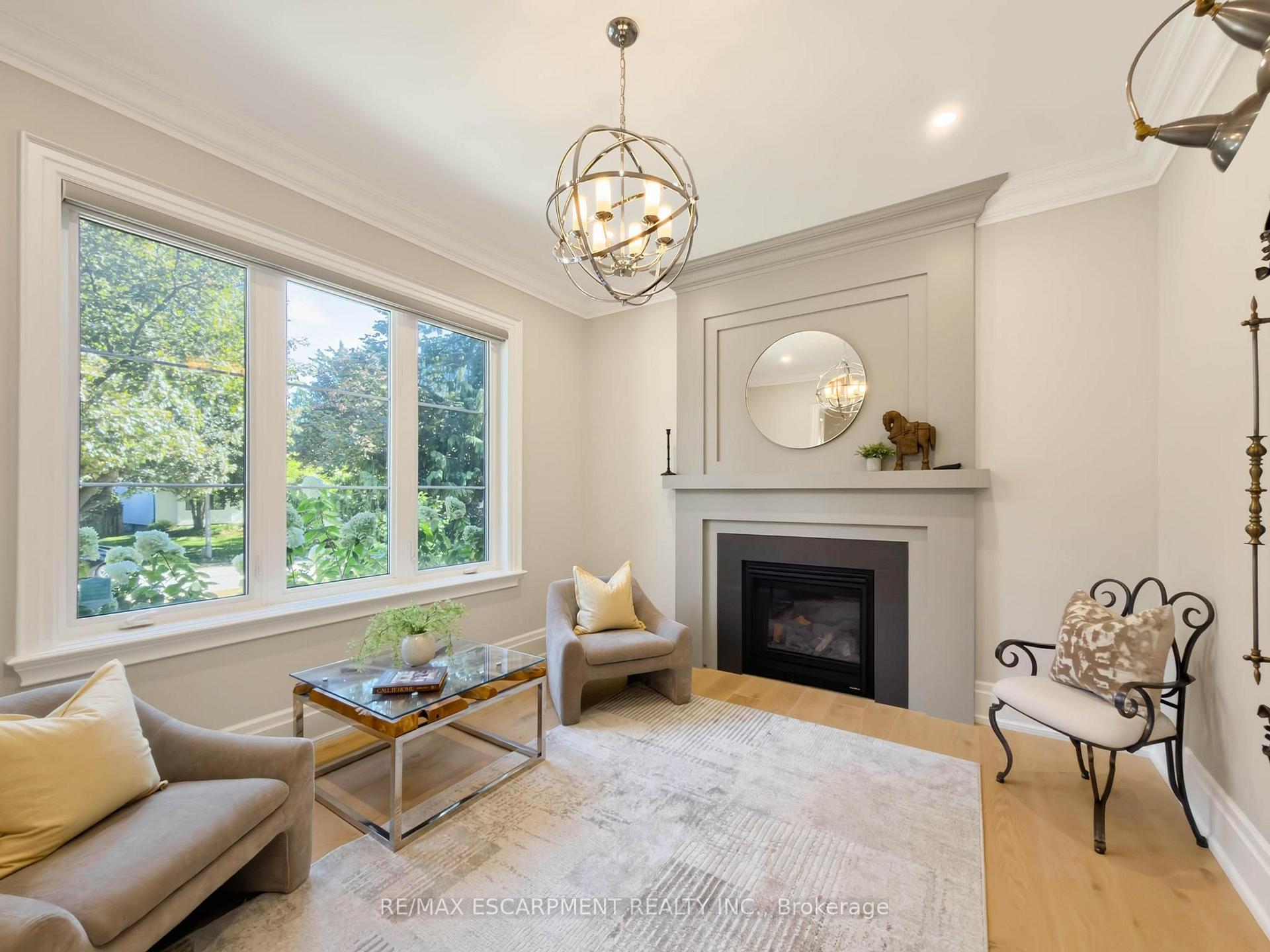 Photo 5 of 236 Poplar Drive, Burlington, Shoreacres — HOMEH