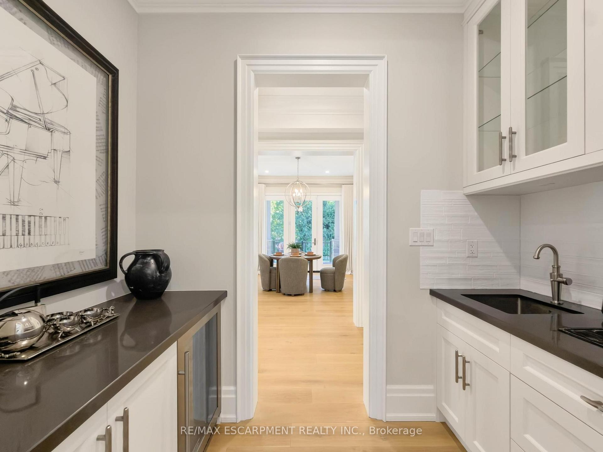 Photo 8 of 236 Poplar Drive, Burlington, Shoreacres — HOMEH