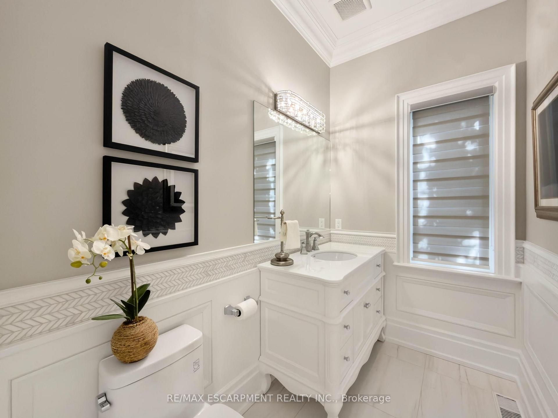 Photo 9 of 236 Poplar Drive, Burlington, Shoreacres — HOMEH