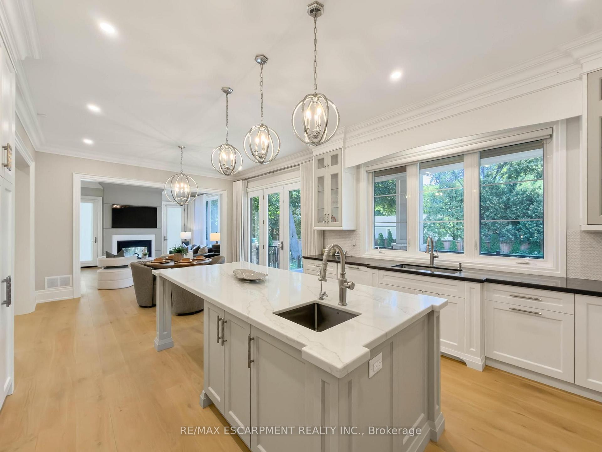 Photo 15 of 236 Poplar Drive, Burlington, Shoreacres — HOMEH