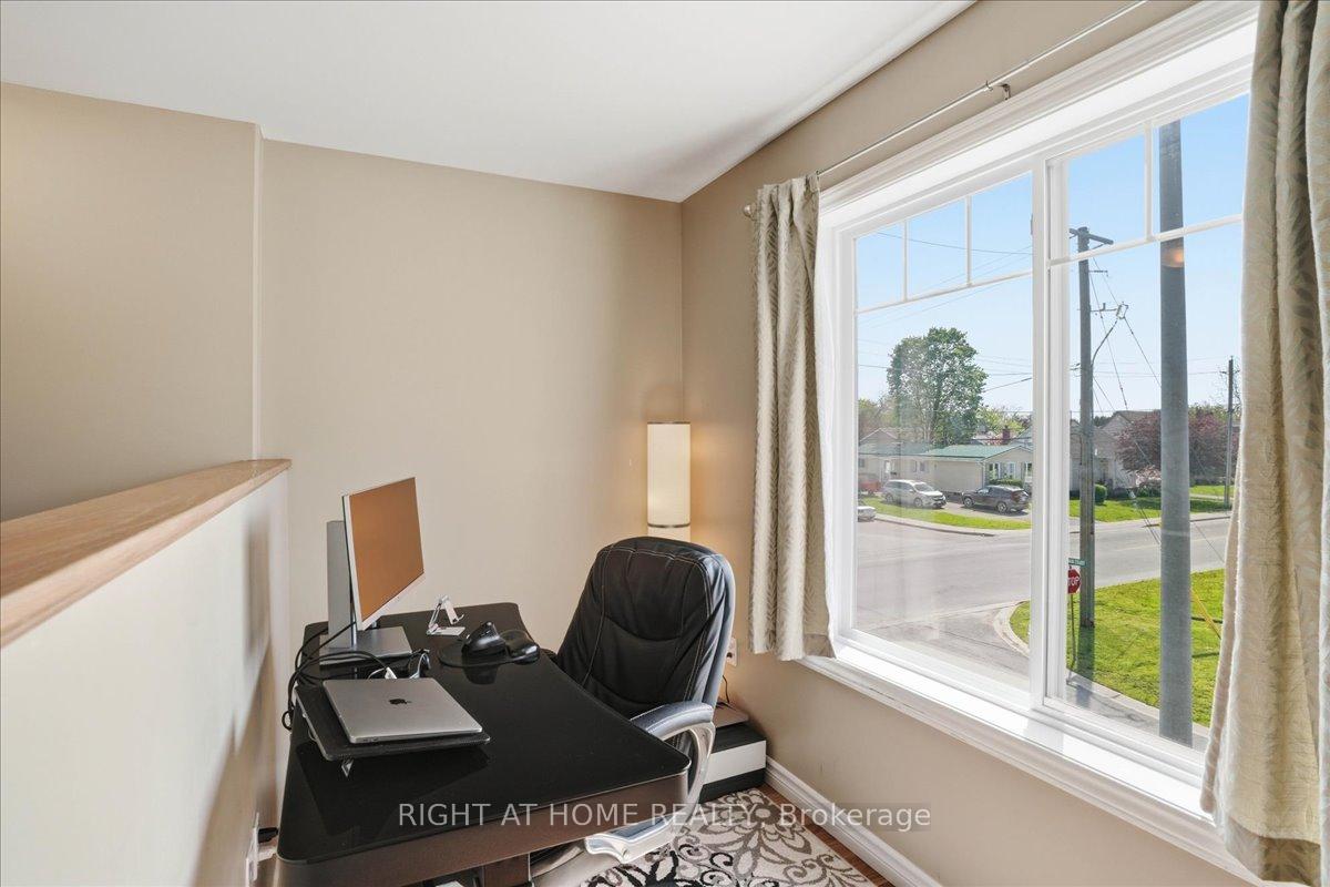 Photo 16 of 3 Nottingham Court, Quinte West, Trenton Ward — HOMEH