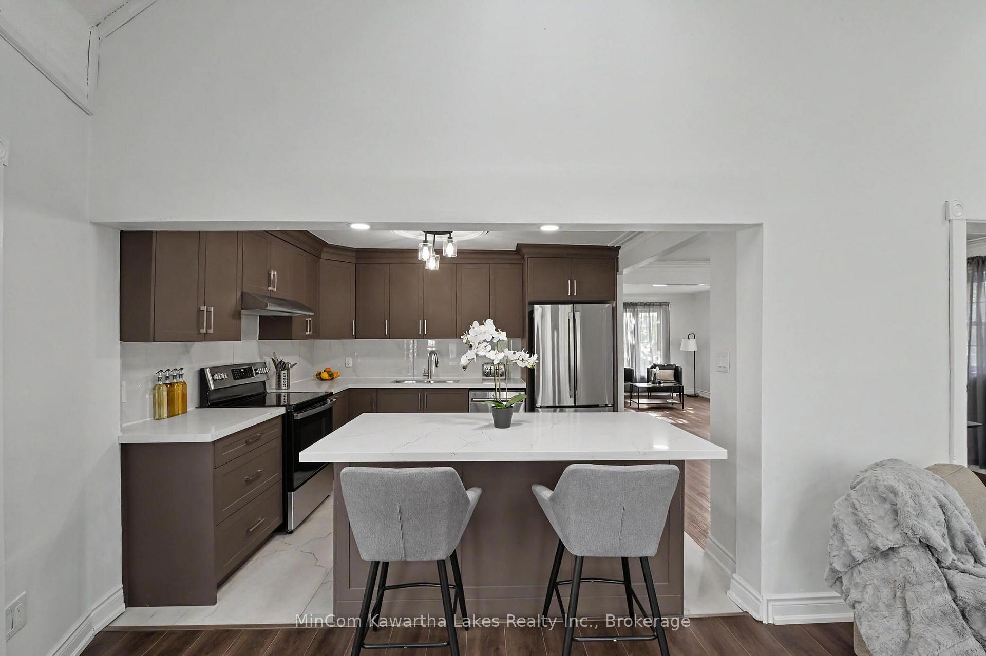 Photo 20 of 811 Morphet Avenue, Peterborough, Otonabee Ward 1 — HOMEH