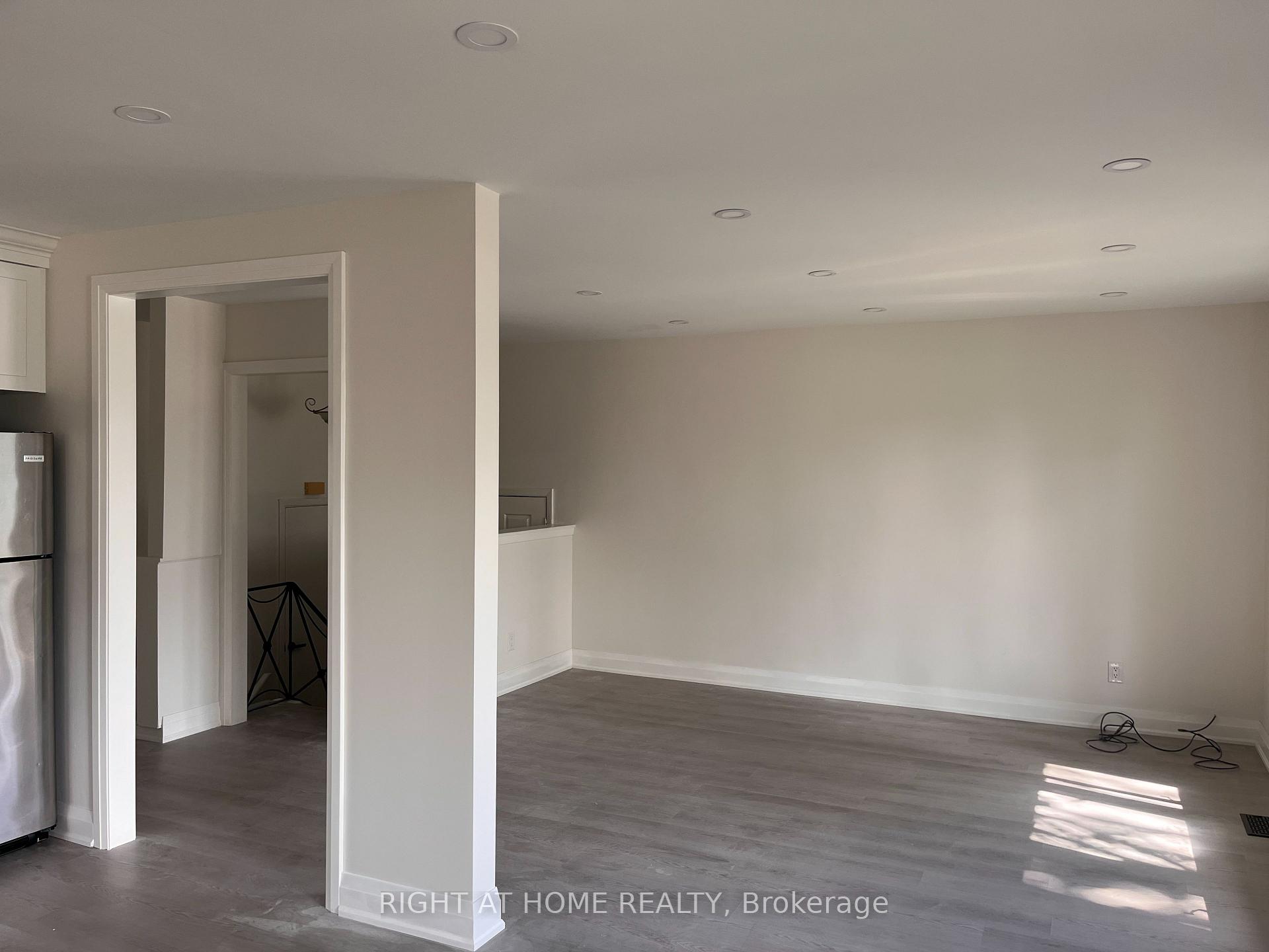 Photo 4 of 32 Brimorton Drive, Scarborough, Bendale — HOMEH