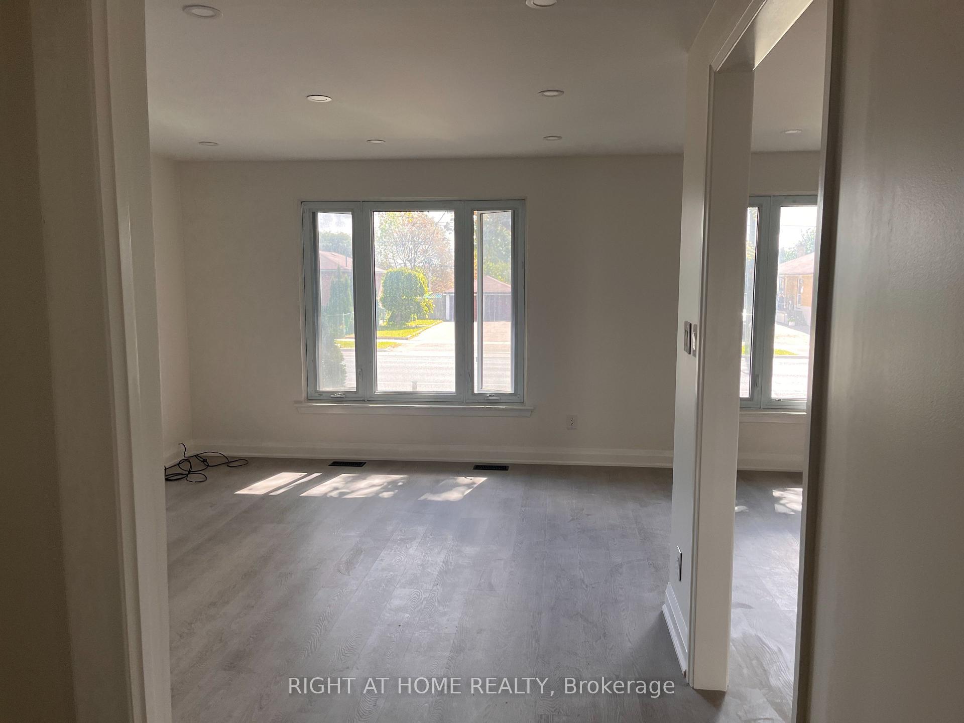 Photo 8 of 32 Brimorton Drive, Scarborough, Bendale — HOMEH