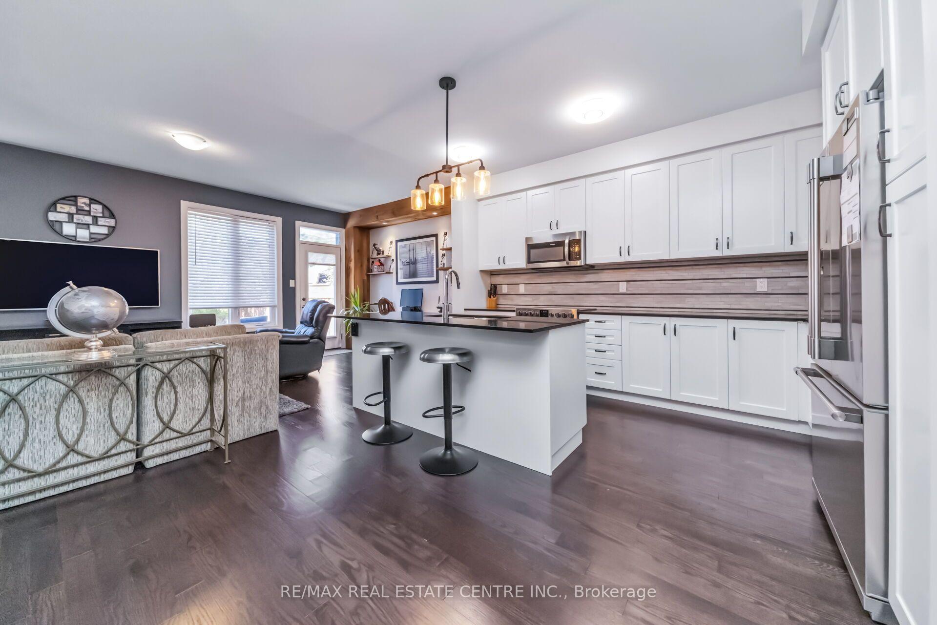 Photo 7 of 457 Whitlock Avenue, Milton, Ford — HOMEH
