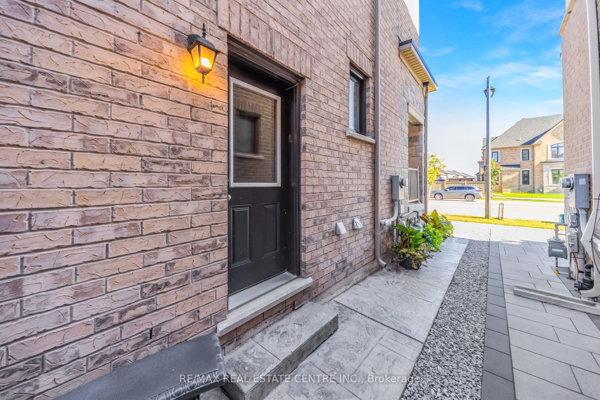 Photo 37 of 457 Whitlock Avenue, Milton, Ford — HOMEH