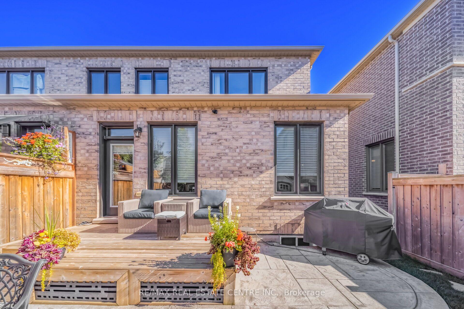 Photo 46 of 457 Whitlock Avenue, Milton, Ford — HOMEH