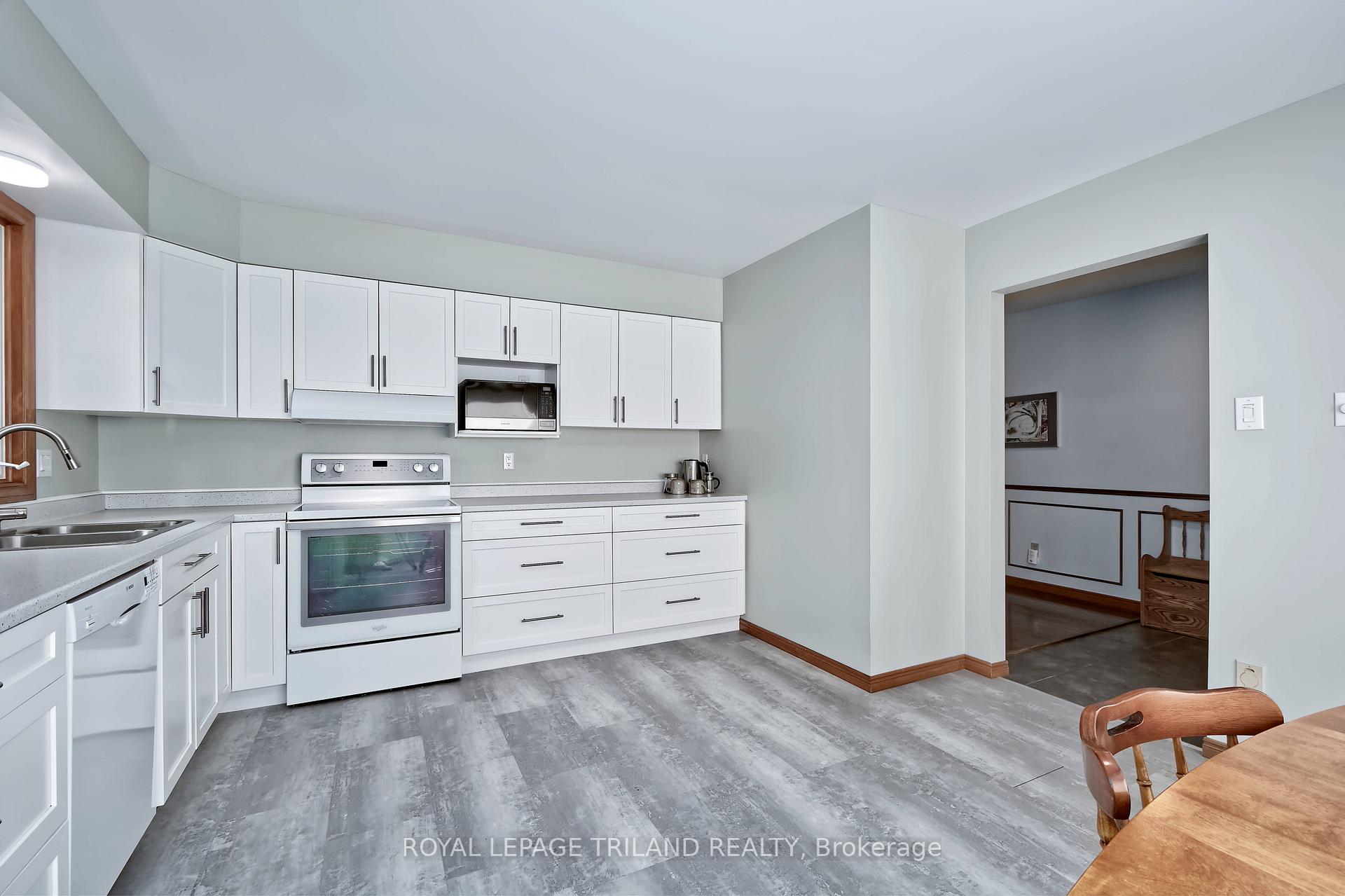 Photo 2 of 1662 Attawandaron Road, London, North F — HOMEH