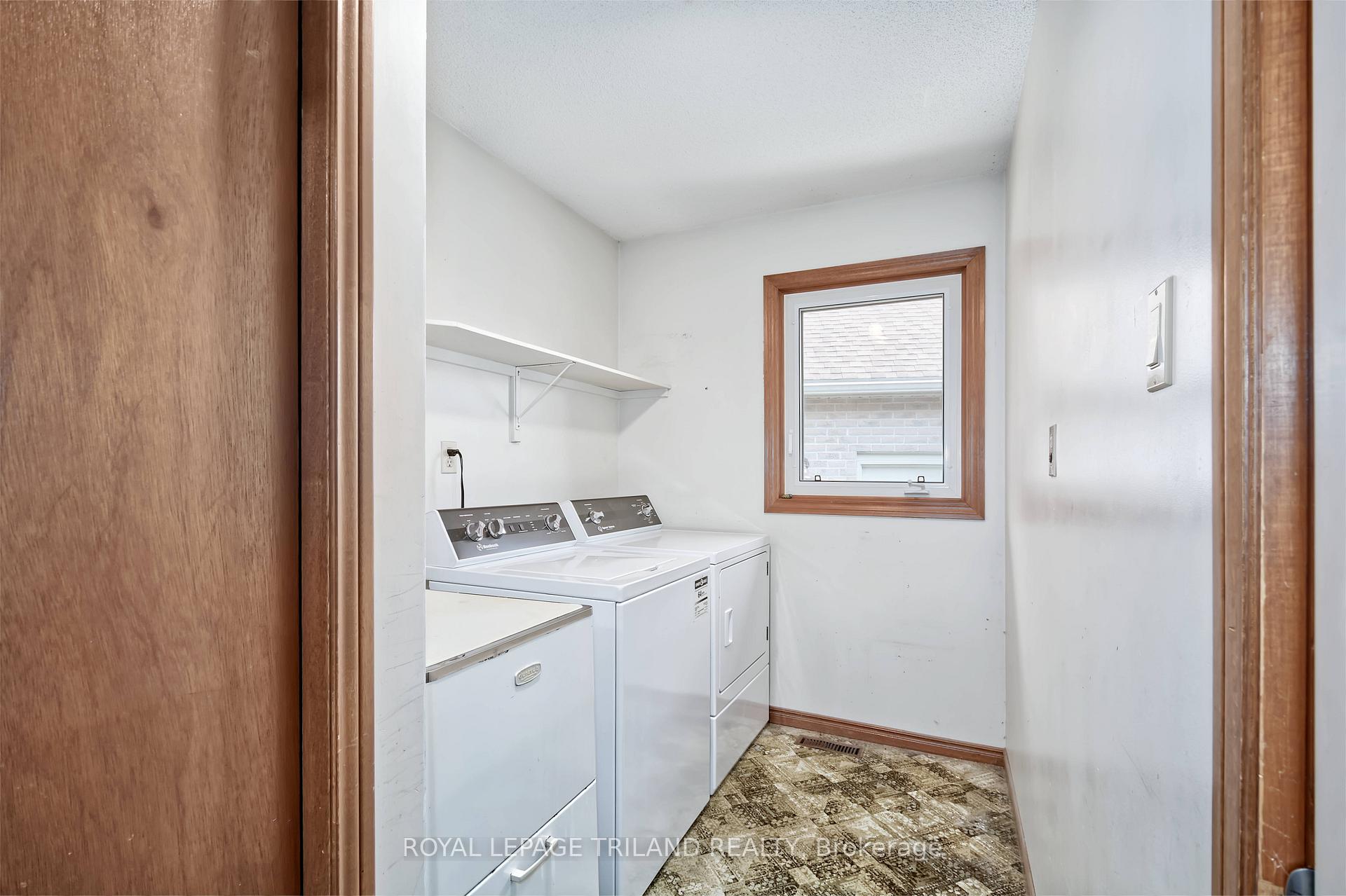 Photo 11 of 1662 Attawandaron Road, London, North F — HOMEH