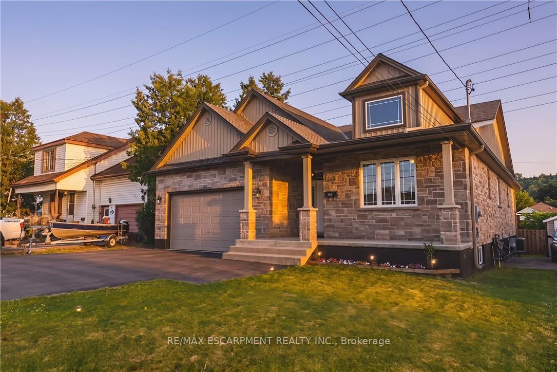 Photo of 602 Cochrane Road