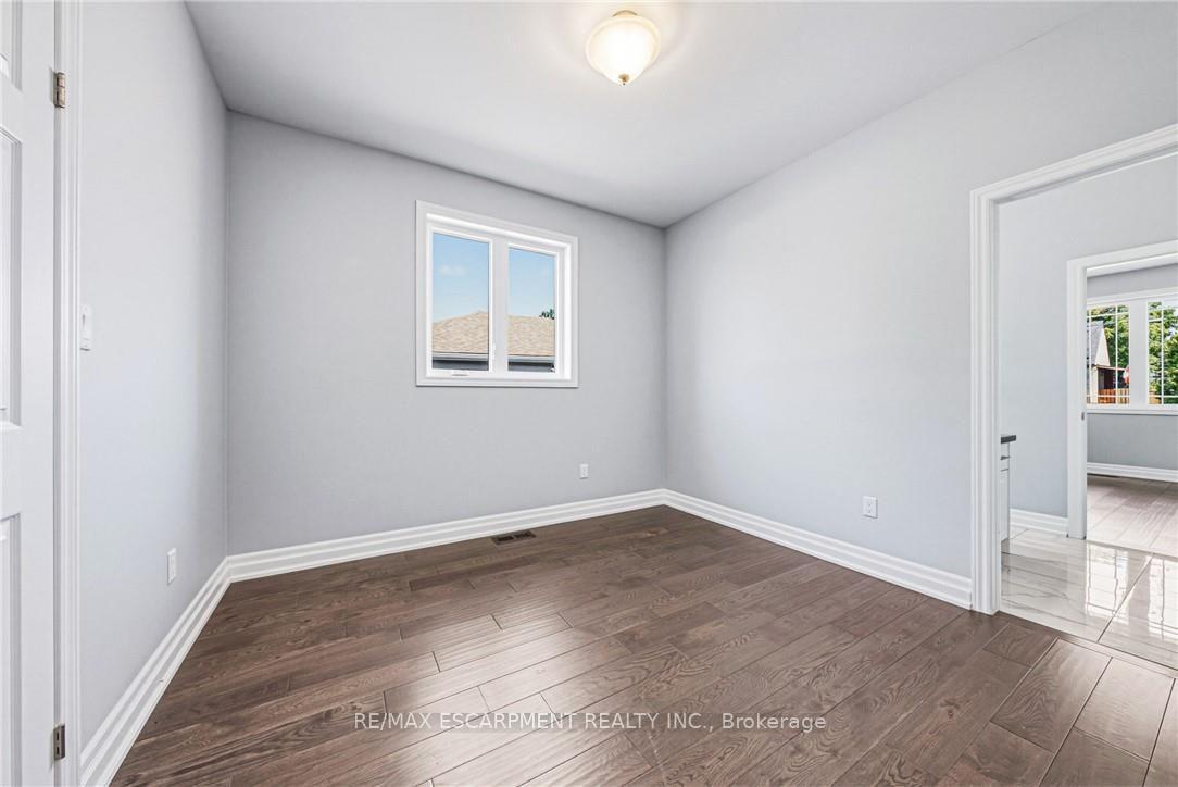 Photo 12 of 602 Cochrane Road, Hamilton, Rosedale — HOMEH