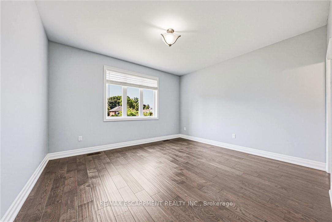 Photo 14 of 602 Cochrane Road, Hamilton, Rosedale — HOMEH