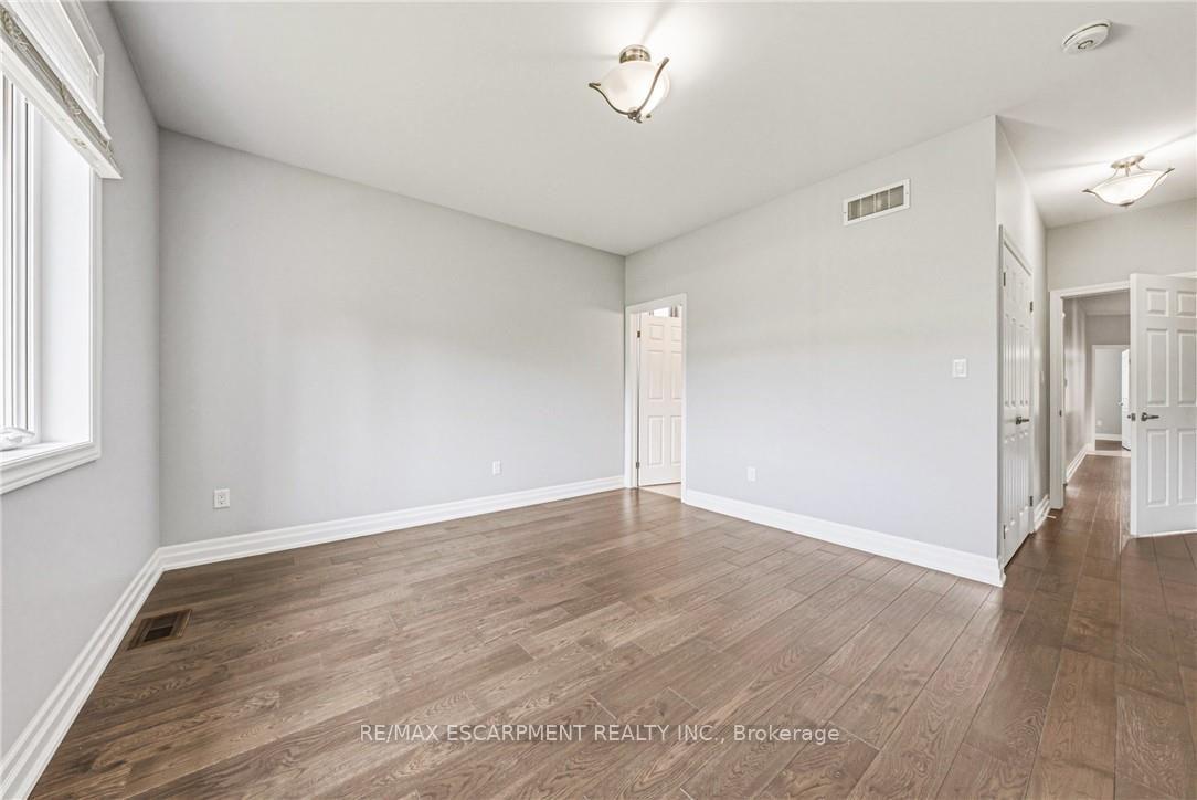 Photo 16 of 602 Cochrane Road, Hamilton, Rosedale — HOMEH