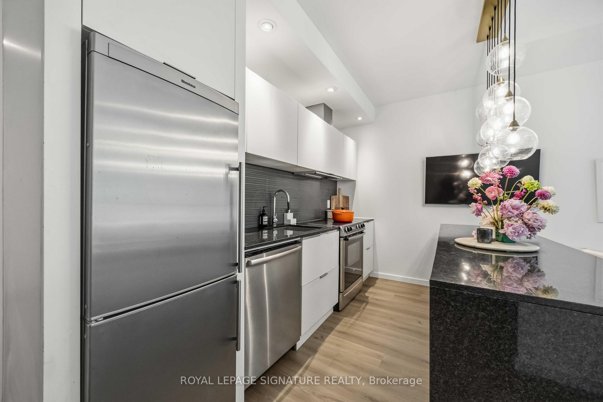 Photo 5 of Unit 202, 8 Charlotte Street, Toronto, Waterfront Communities — HOMEH