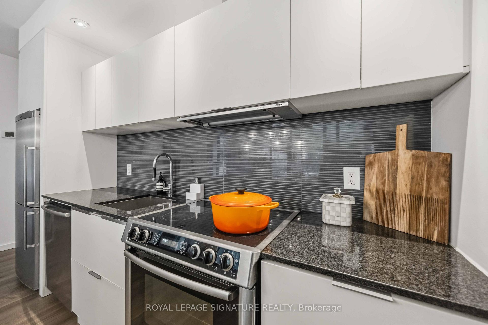Photo 10 of Unit 202, 8 Charlotte Street, Toronto, Waterfront Communities — HOMEH