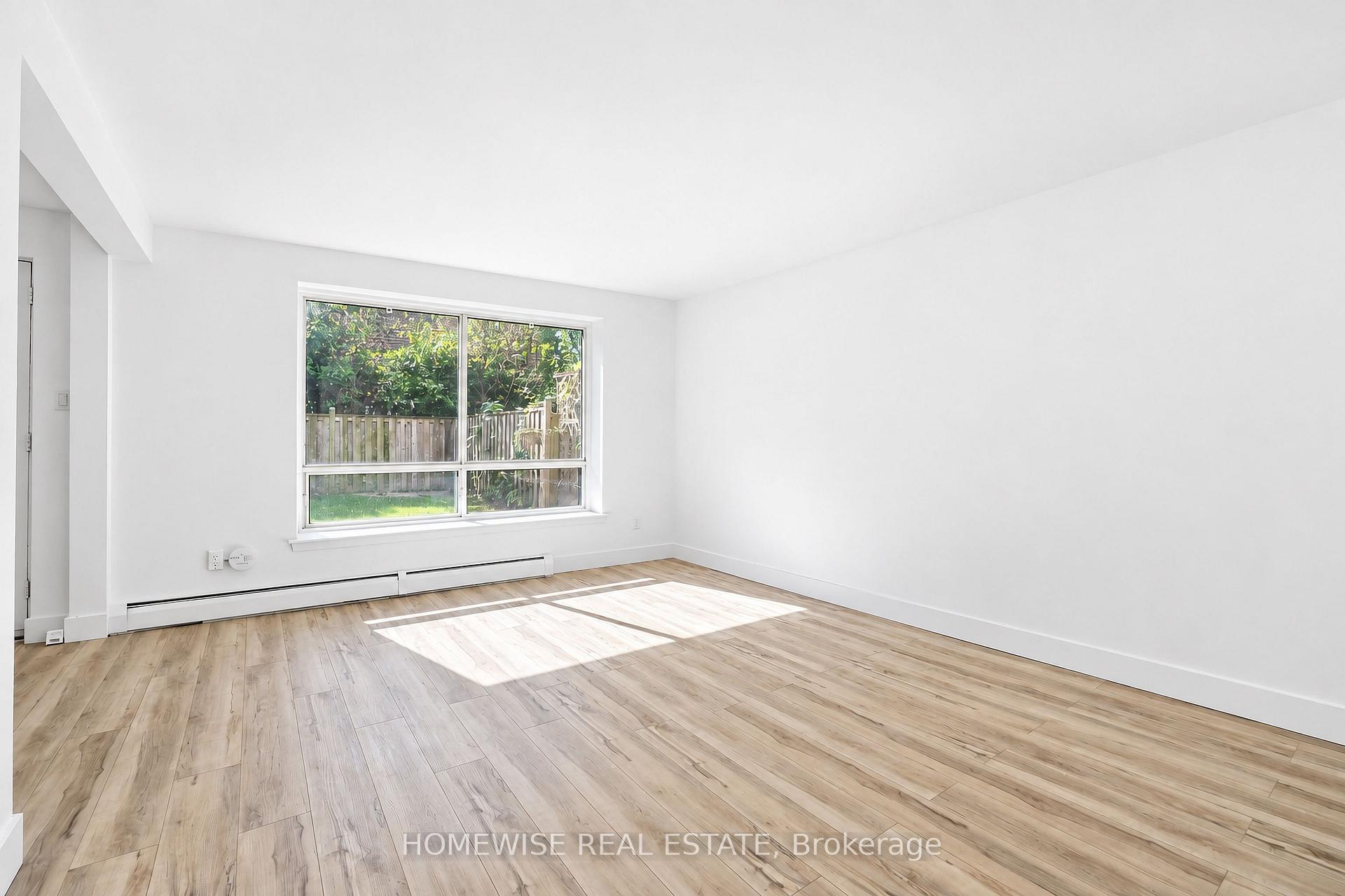 Photo 3 of Unit 4, 45 Swordbill Drive, Etobicoke, Edenbridge-Humber Valley — HOMEH
