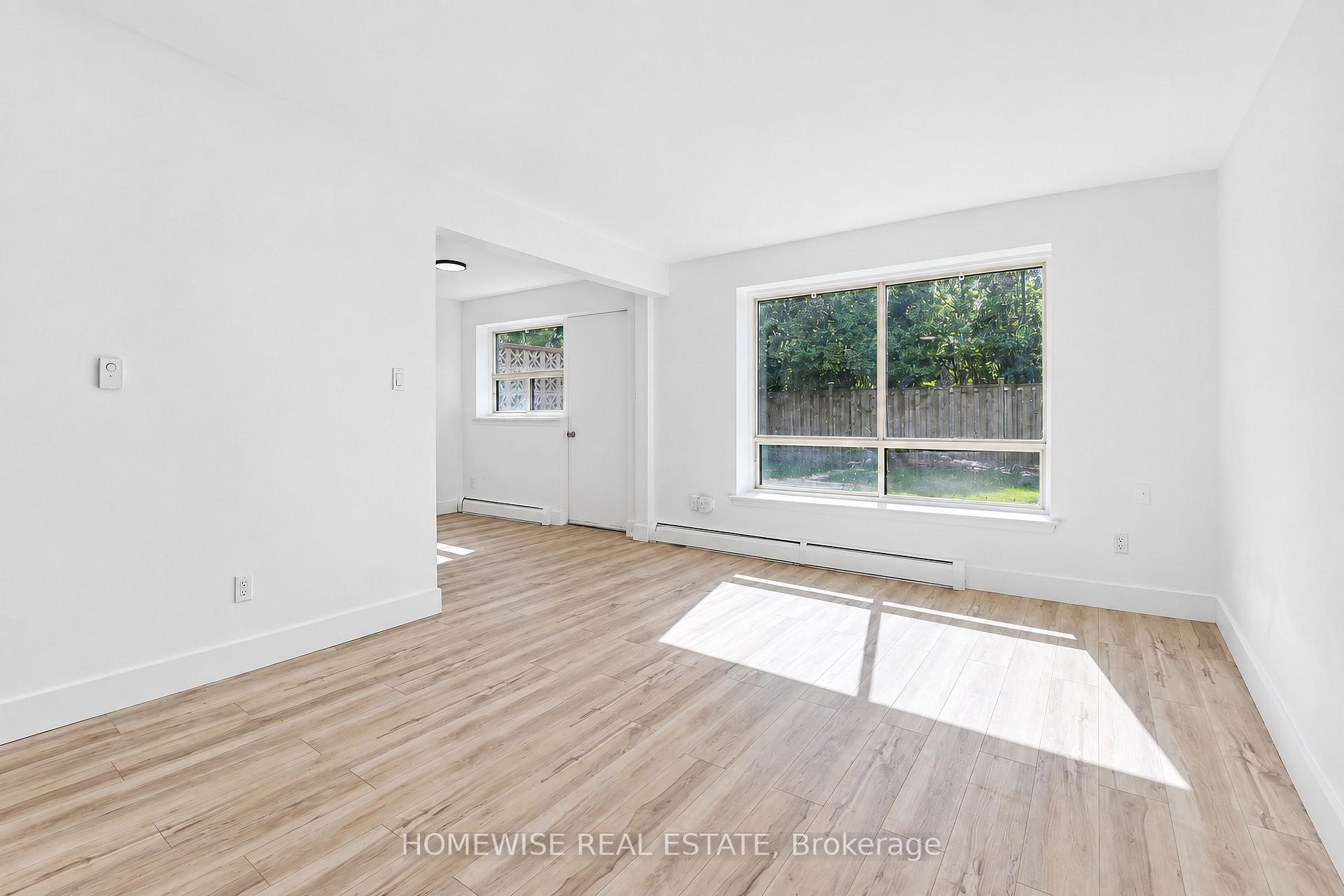 Photo 4 of Unit 4, 45 Swordbill Drive, Etobicoke, Edenbridge-Humber Valley — HOMEH