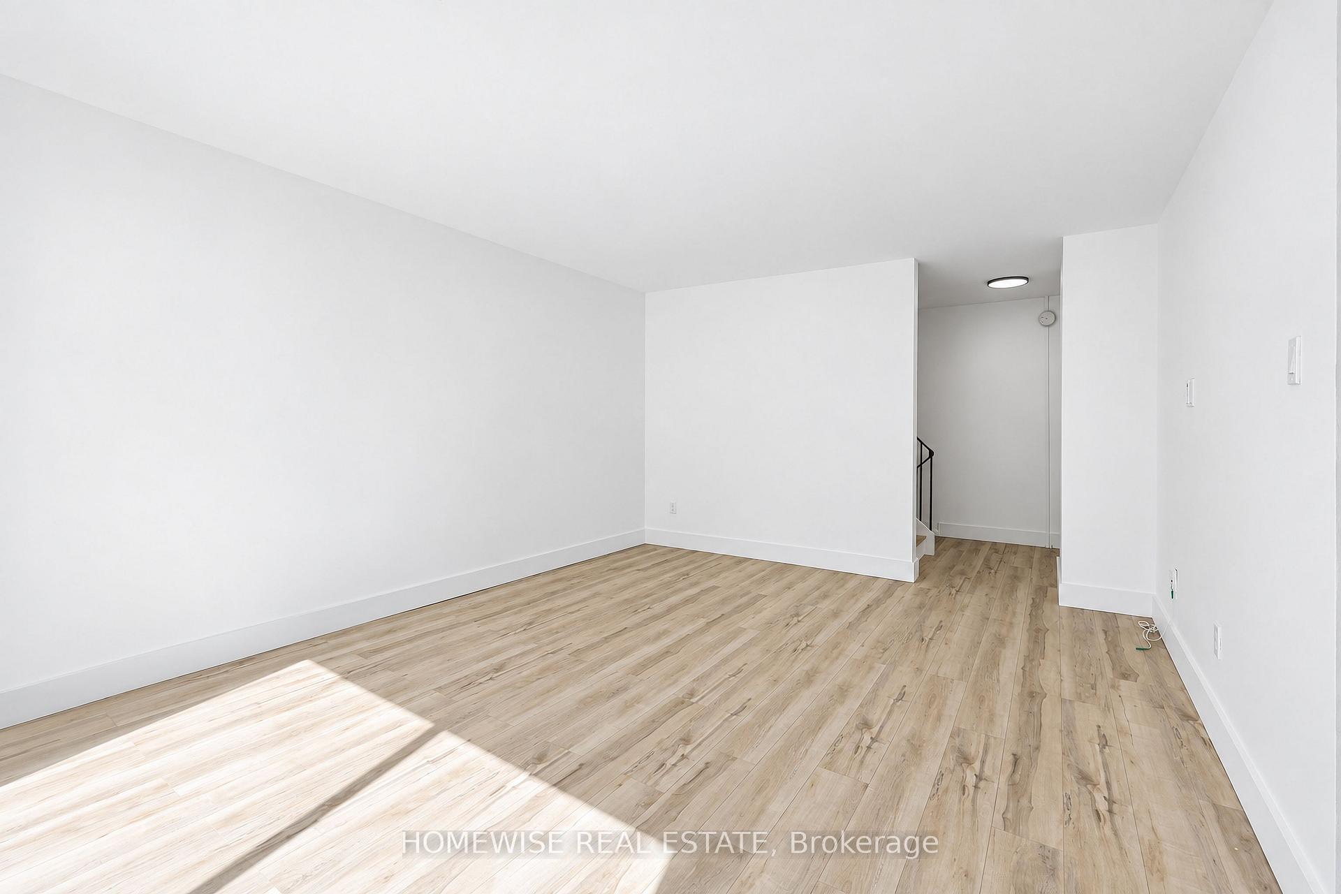 Photo 5 of Unit 4, 45 Swordbill Drive, Etobicoke, Edenbridge-Humber Valley — HOMEH