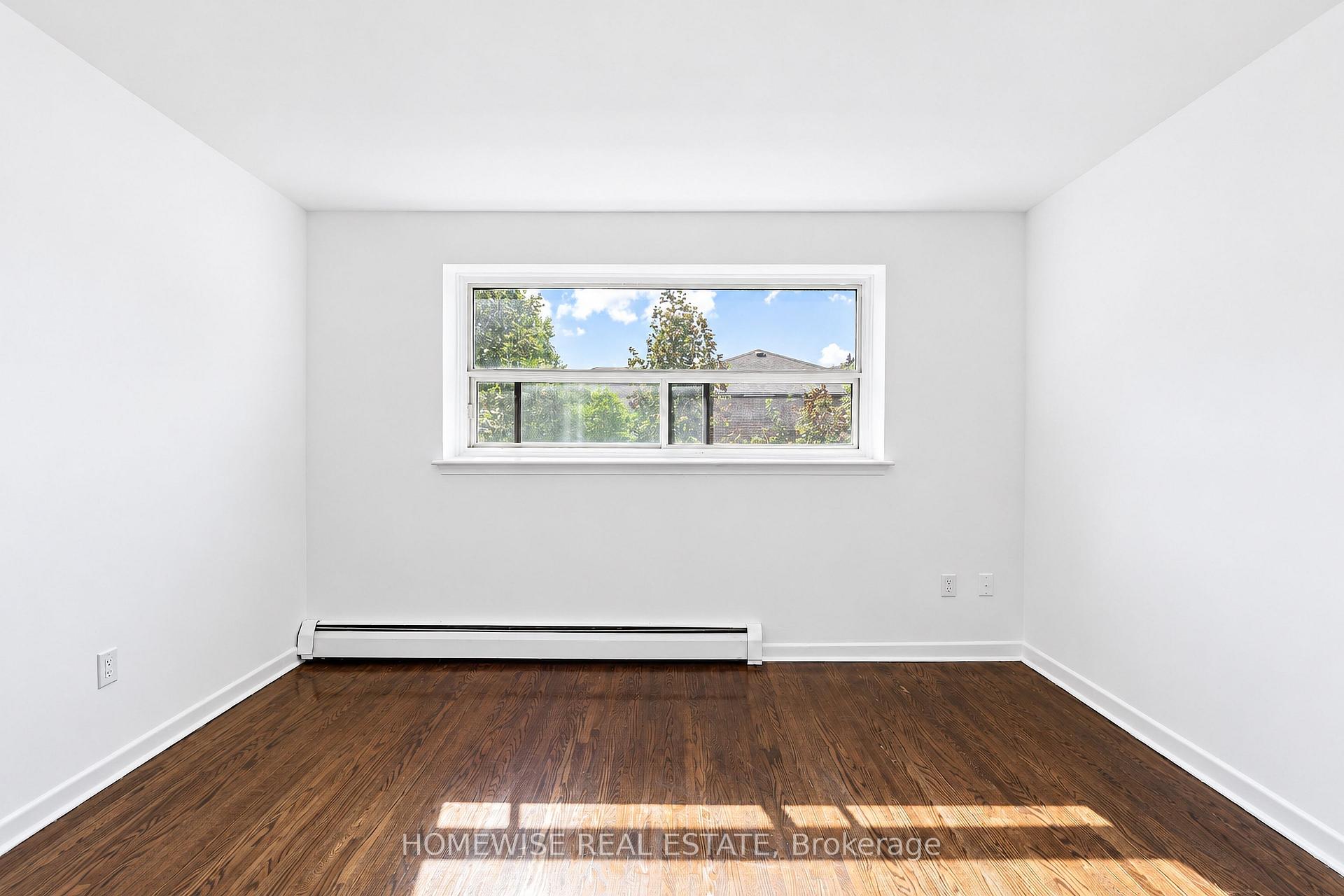 Photo 17 of Unit 4, 45 Swordbill Drive, Etobicoke, Edenbridge-Humber Valley — HOMEH