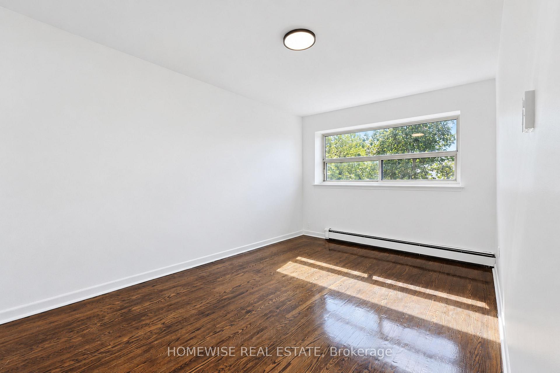Photo 21 of Unit 4, 45 Swordbill Drive, Etobicoke, Edenbridge-Humber Valley — HOMEH